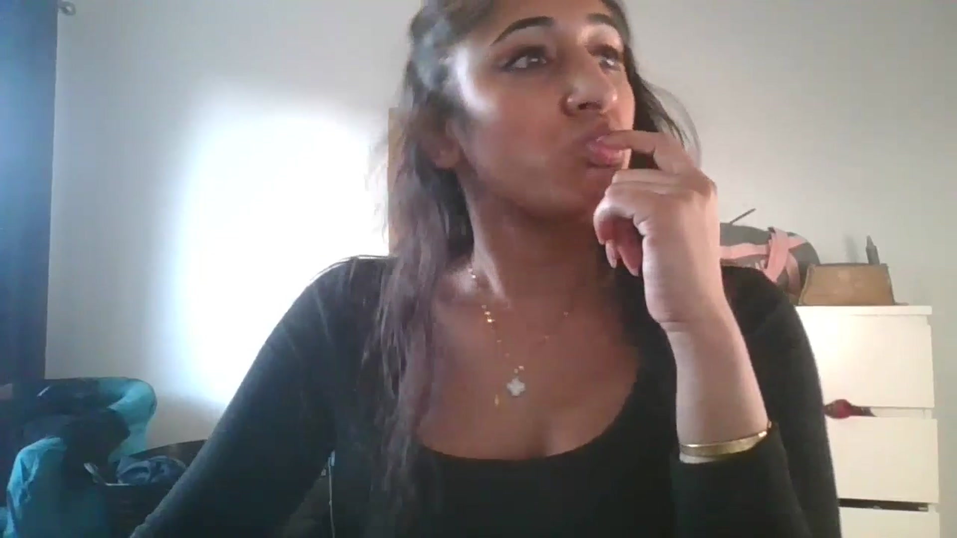 Gallery image thumbnail from Ameeraxo's myfreecams stream on, 06/24/2025, 20:12 image 3 of 20