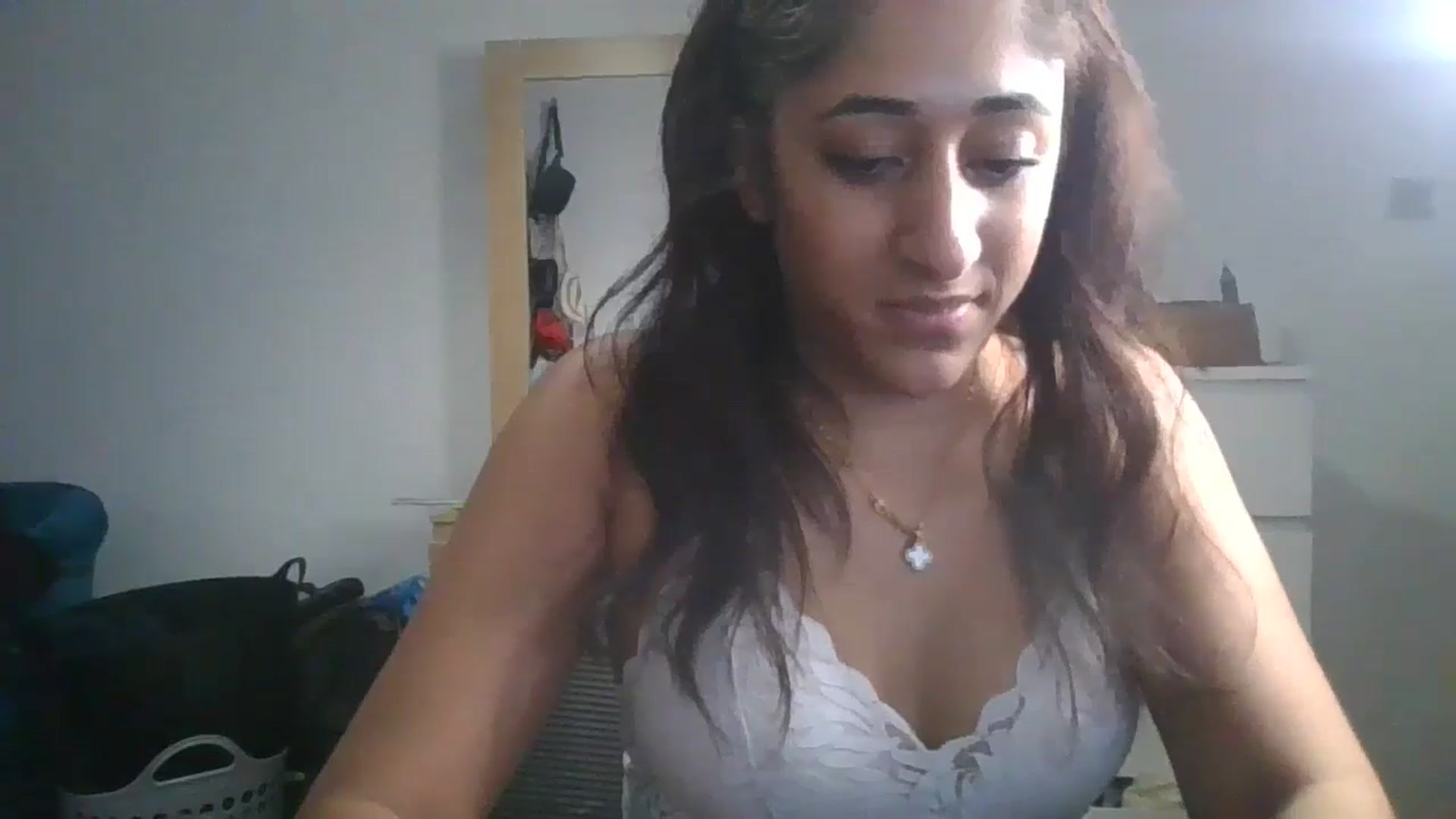Gallery image thumbnail from Ameeraxo's myfreecams stream on, 06/24/2025, 21:02 image 13 of 20