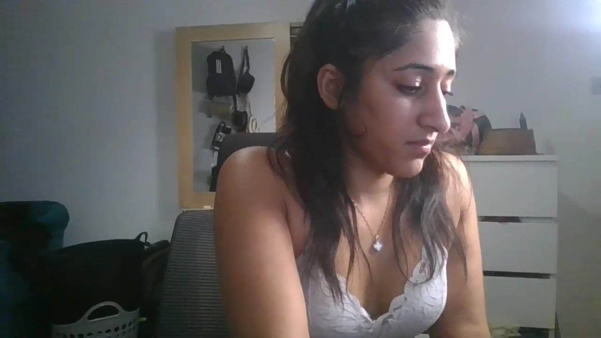 Gallery image thumbnail from Ameeraxo's myfreecams stream on, 06/24/2025, 22:37 image 16 of 20