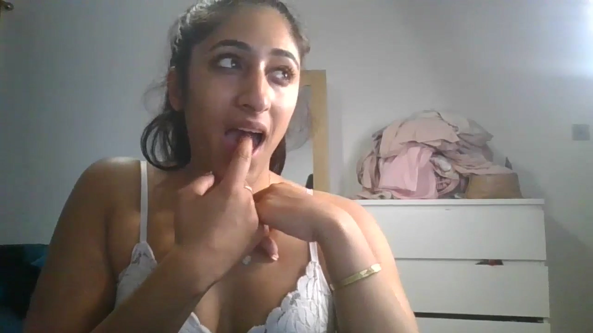 Gallery image thumbnail from Ameeraxo's myfreecams stream on, 06/27/2025, 20:38 image 8 of 20