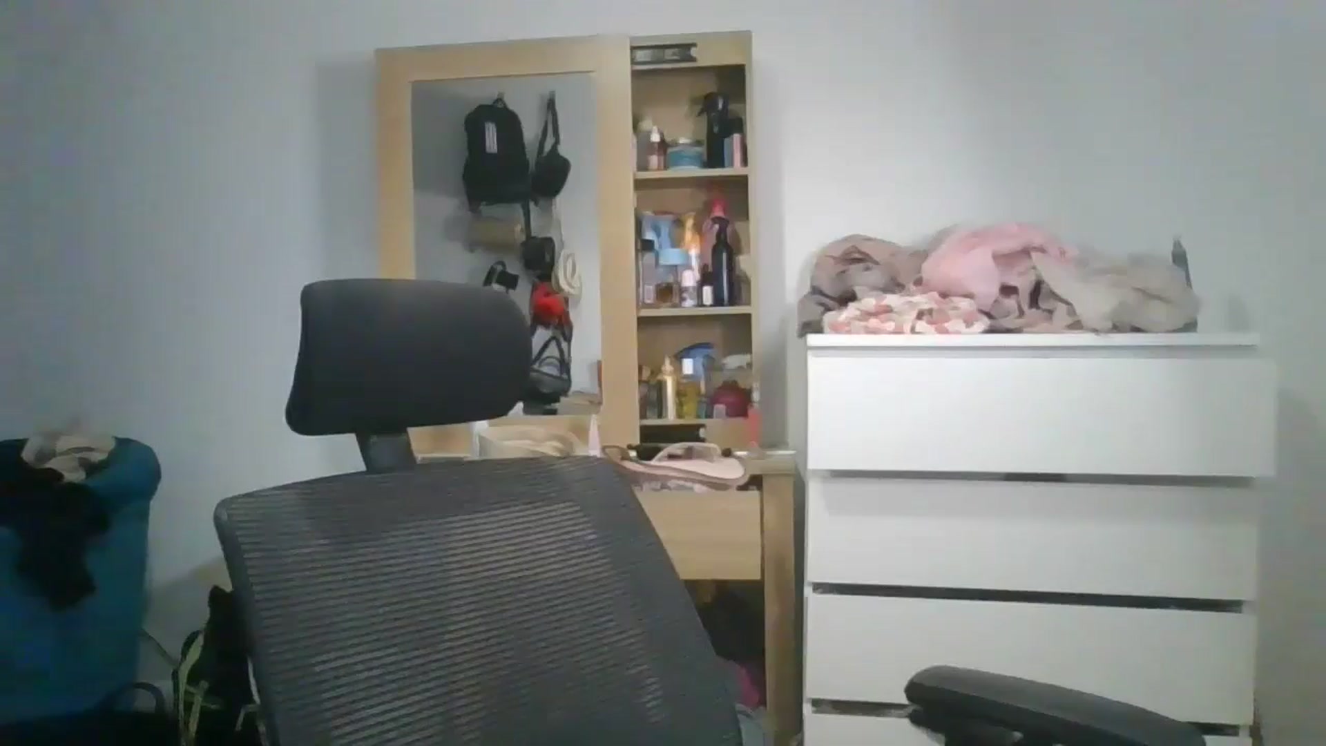 Gallery image thumbnail from Ameeraxo's myfreecams stream on, 07/03/2025, 20:53 image 17 of 20