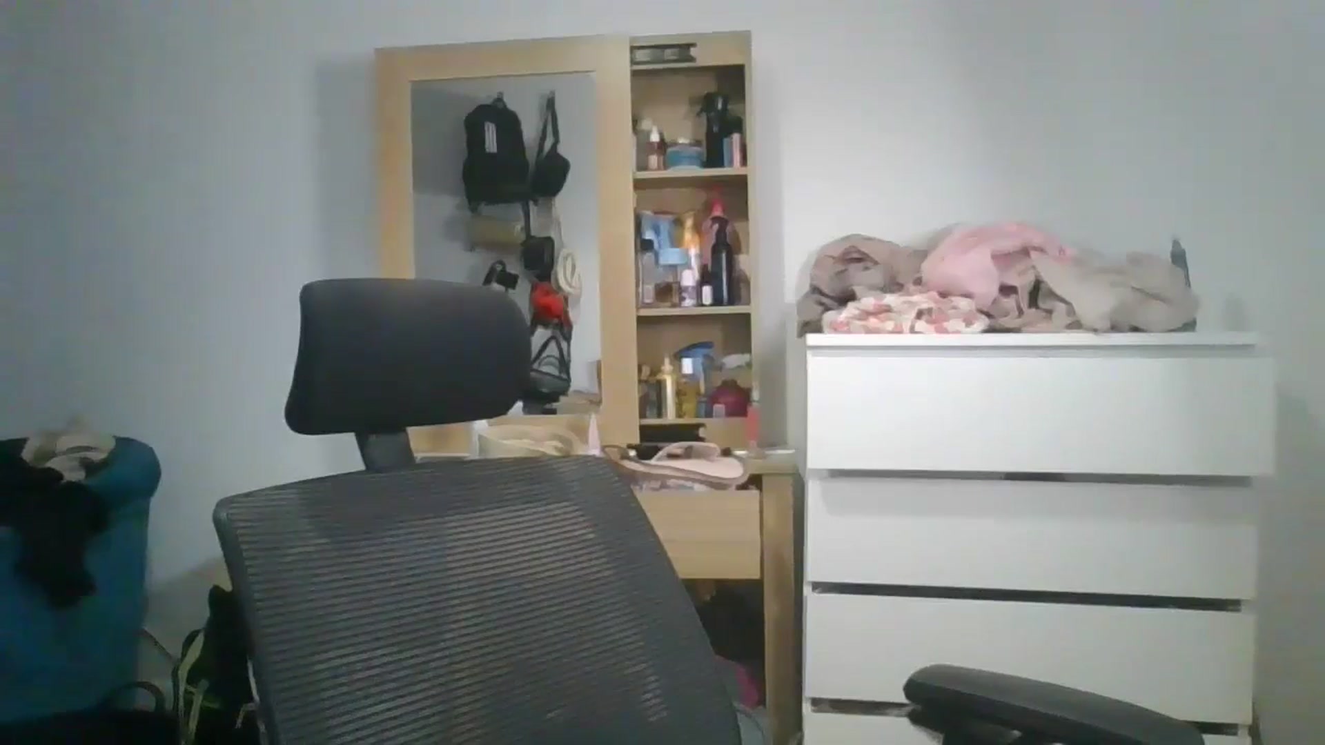 Gallery image thumbnail from Ameeraxo's myfreecams stream on, 07/03/2025, 20:53 image 18 of 20