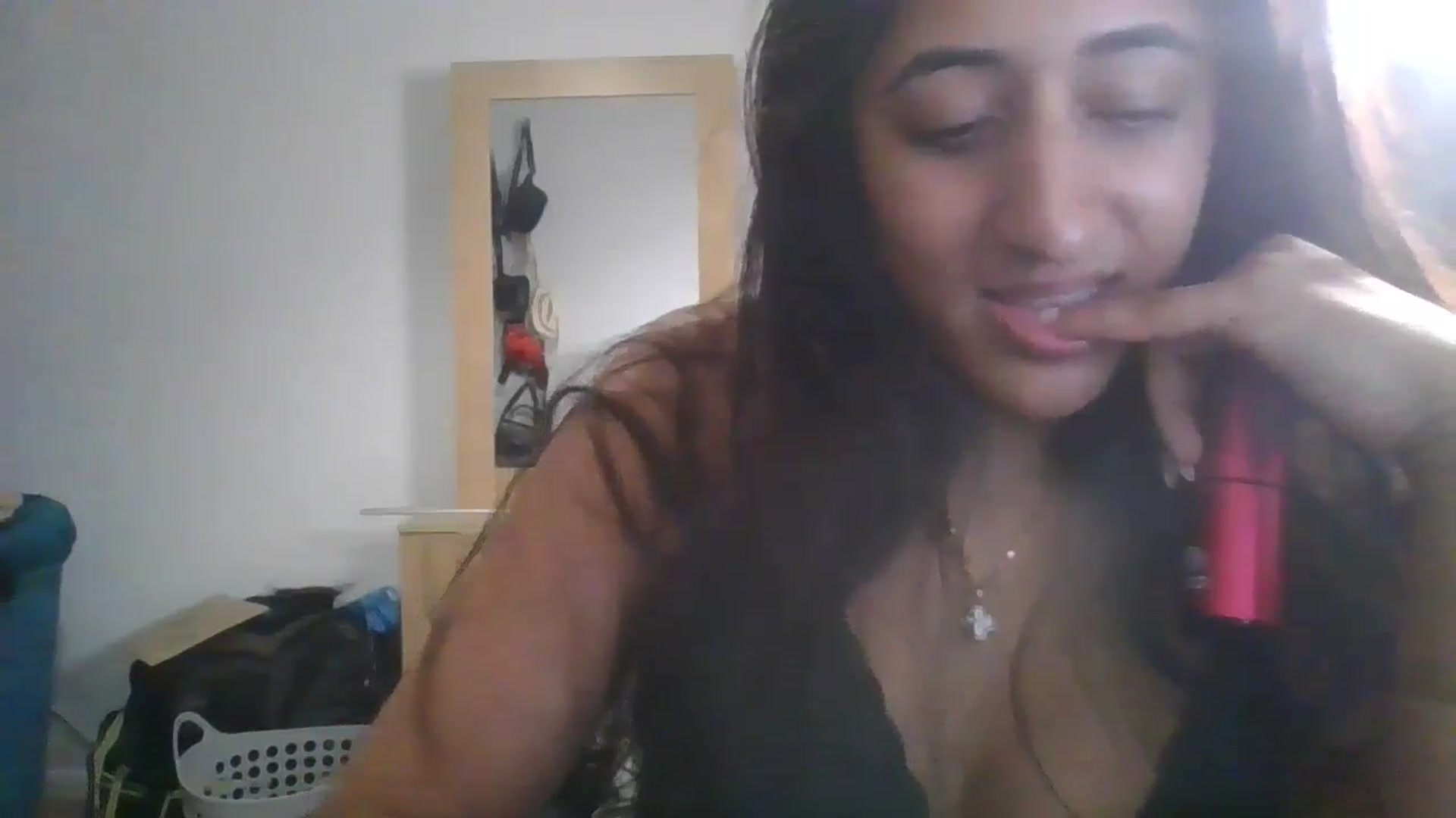 Gallery image thumbnail from Ameeraxo's myfreecams stream on, 07/05/2025, 01:34 image 7 of 20