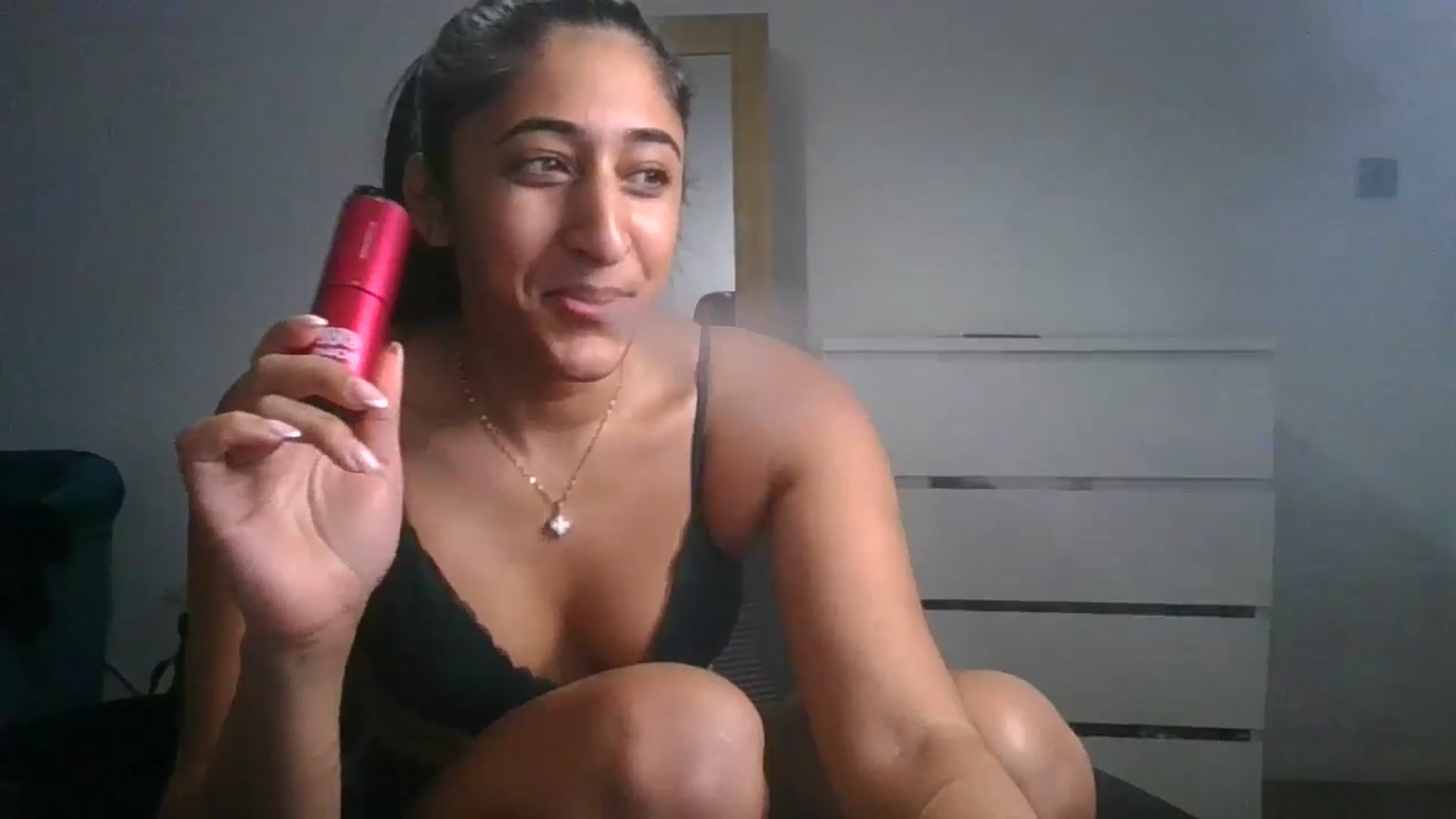 Gallery image thumbnail from Ameeraxo's myfreecams stream on, 07/05/2025, 21:58 image 19 of 20