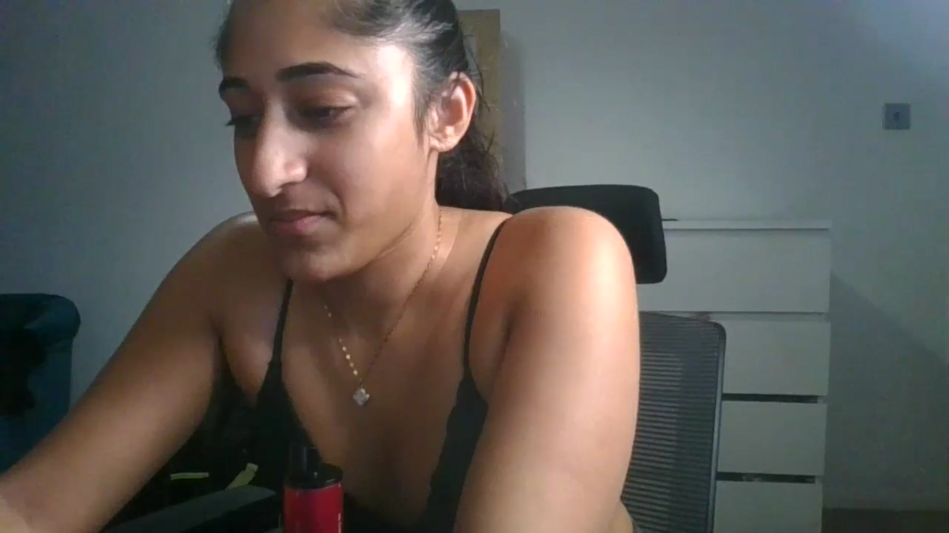 Gallery image thumbnail from Ameeraxo's myfreecams stream on, 07/05/2025, 21:58 image 15 of 20