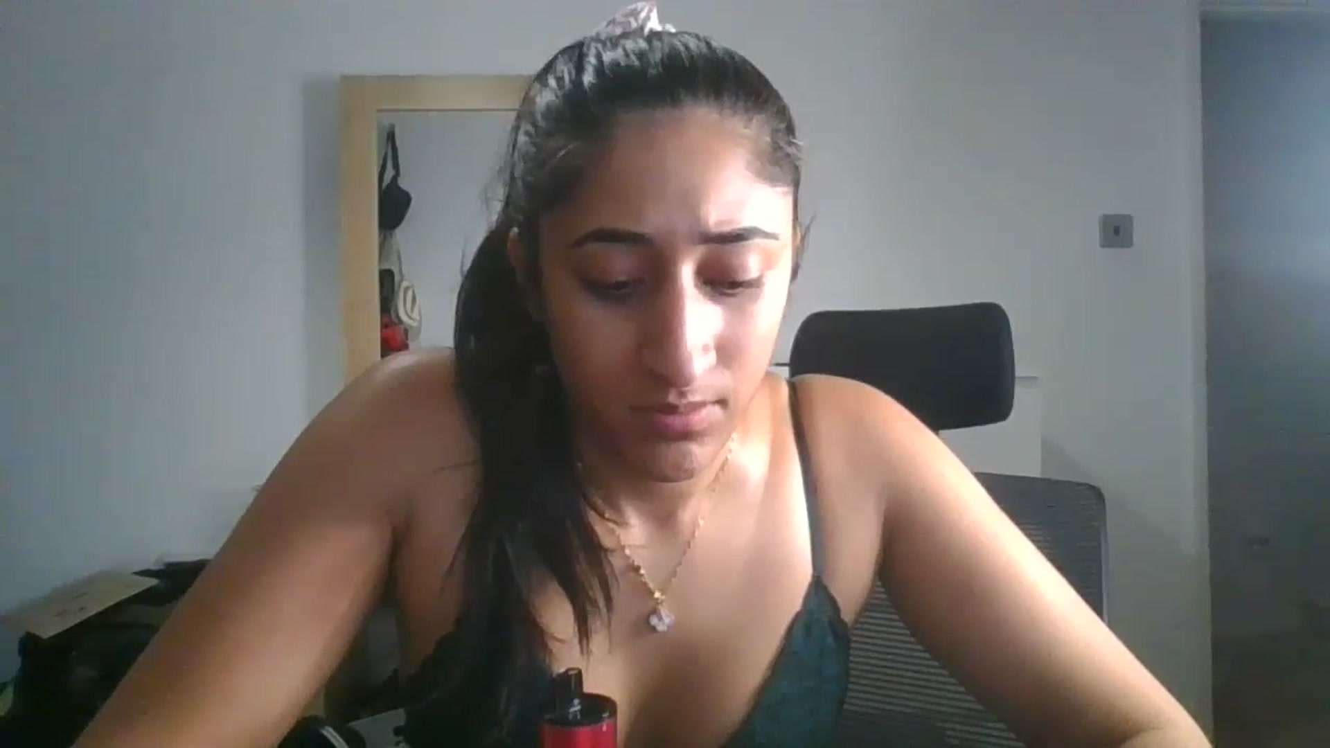 Gallery image thumbnail from Ameeraxo's myfreecams stream on, 07/06/2025, 24:01 image 9 of 20