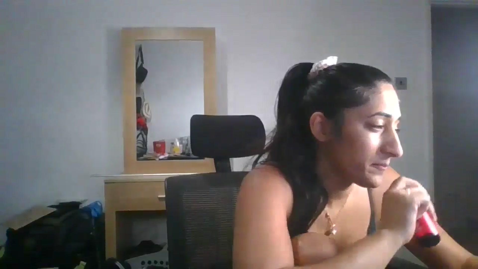 Gallery image thumbnail from Ameeraxo's myfreecams stream on, 07/06/2025, 24:01 image 16 of 20