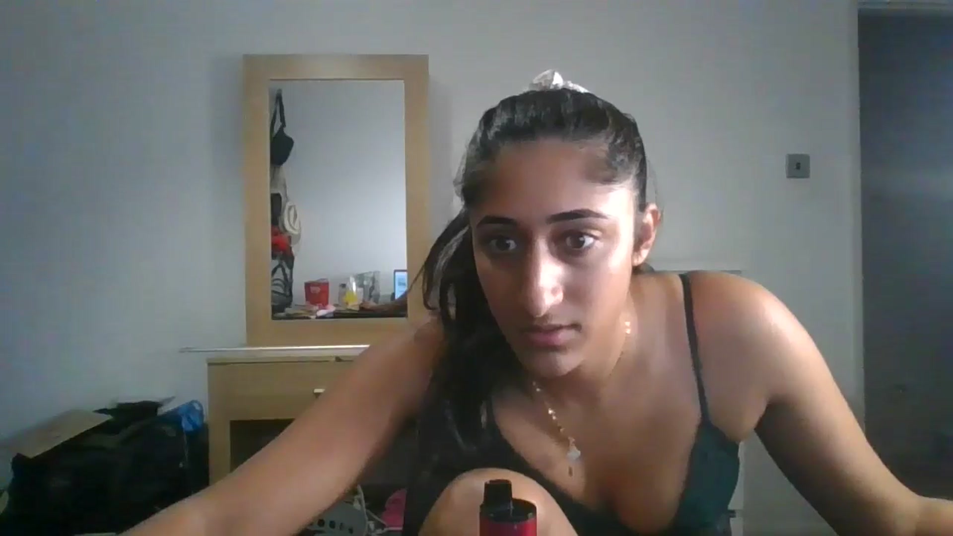 Gallery image thumbnail from Ameeraxo's myfreecams stream on, 07/06/2025, 24:28 image 18 of 20