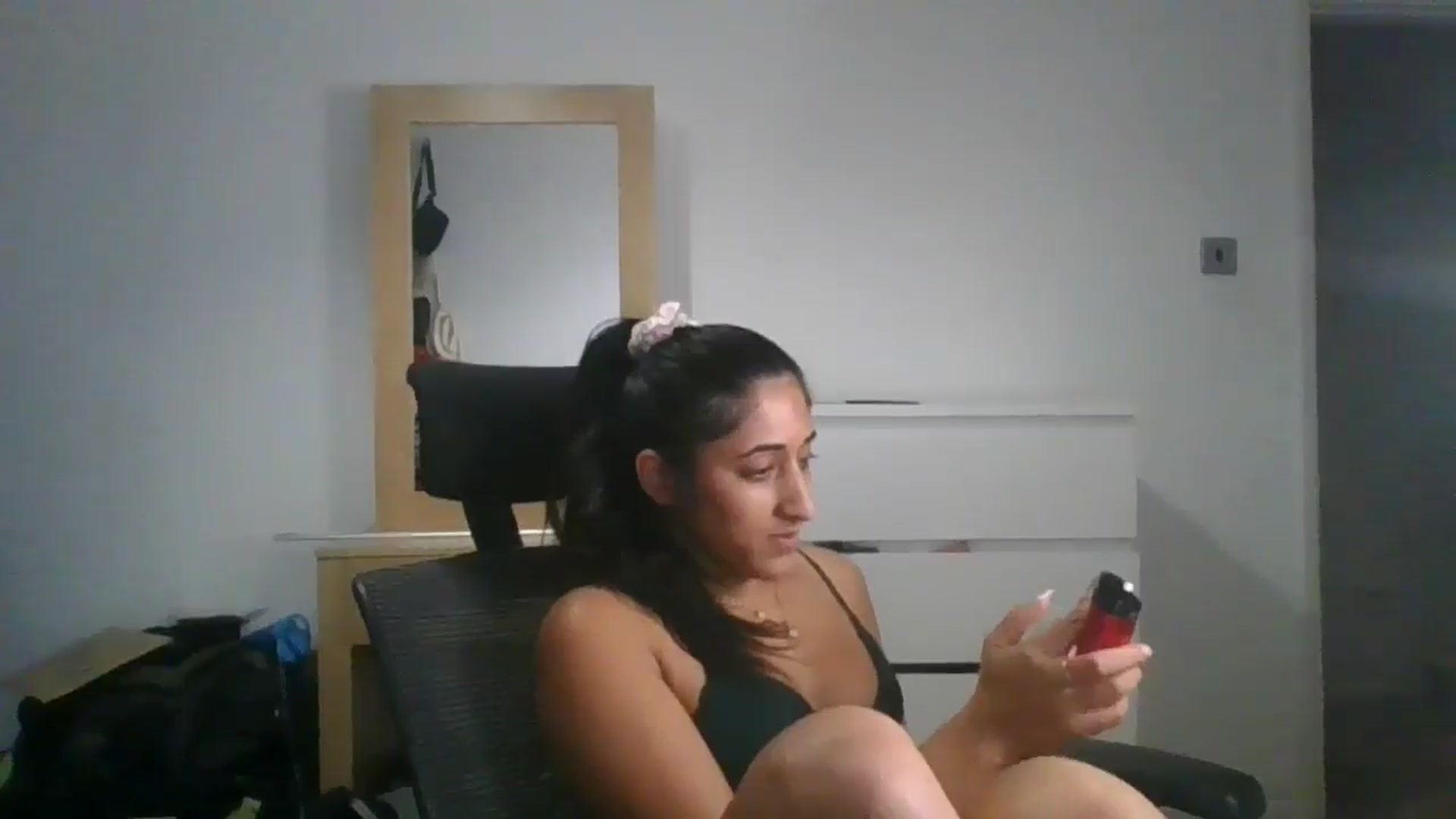 Gallery image thumbnail from Ameeraxo's myfreecams stream on, 07/06/2025, 24:28 image 12 of 20