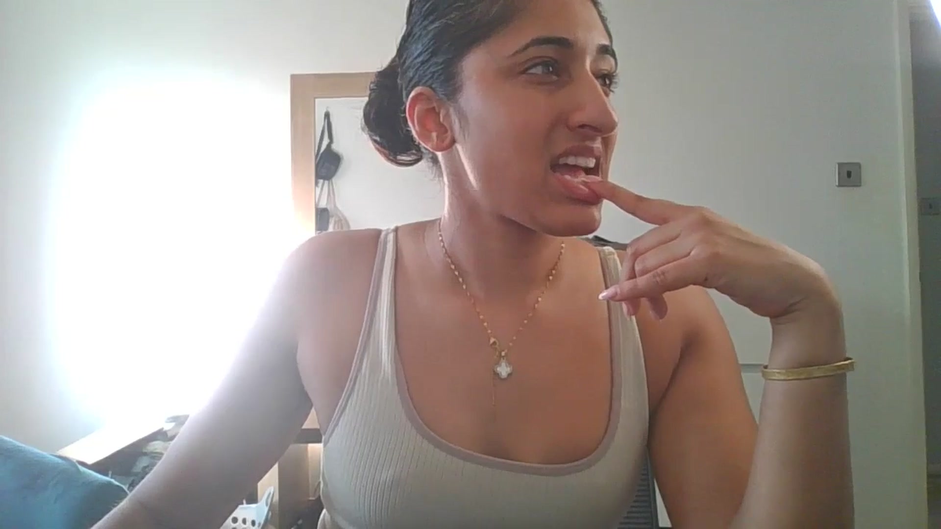 Gallery image thumbnail from Ameeraxo's myfreecams stream on, 07/06/2025, 18:02 image 17 of 20