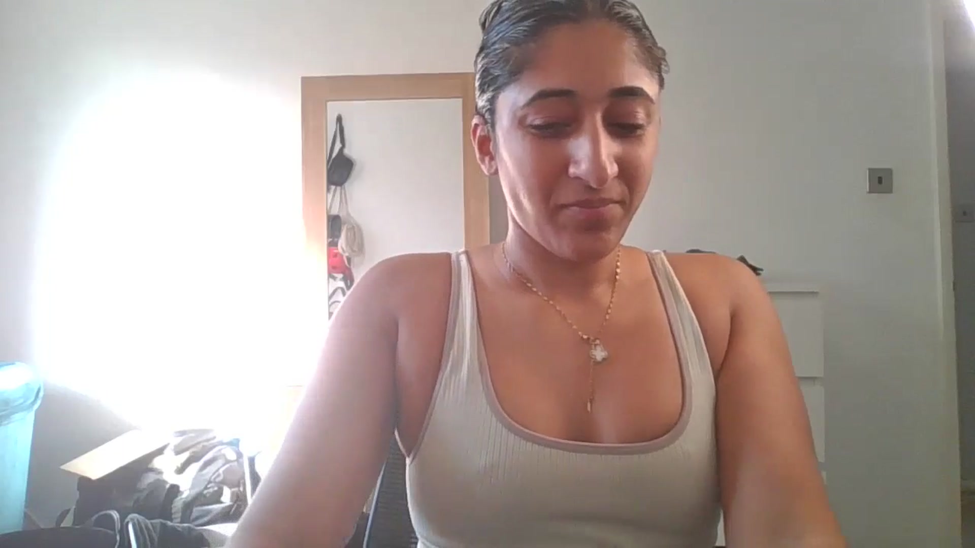 Gallery image thumbnail from Ameeraxo's myfreecams stream on, 07/06/2025, 18:02 image 4 of 20