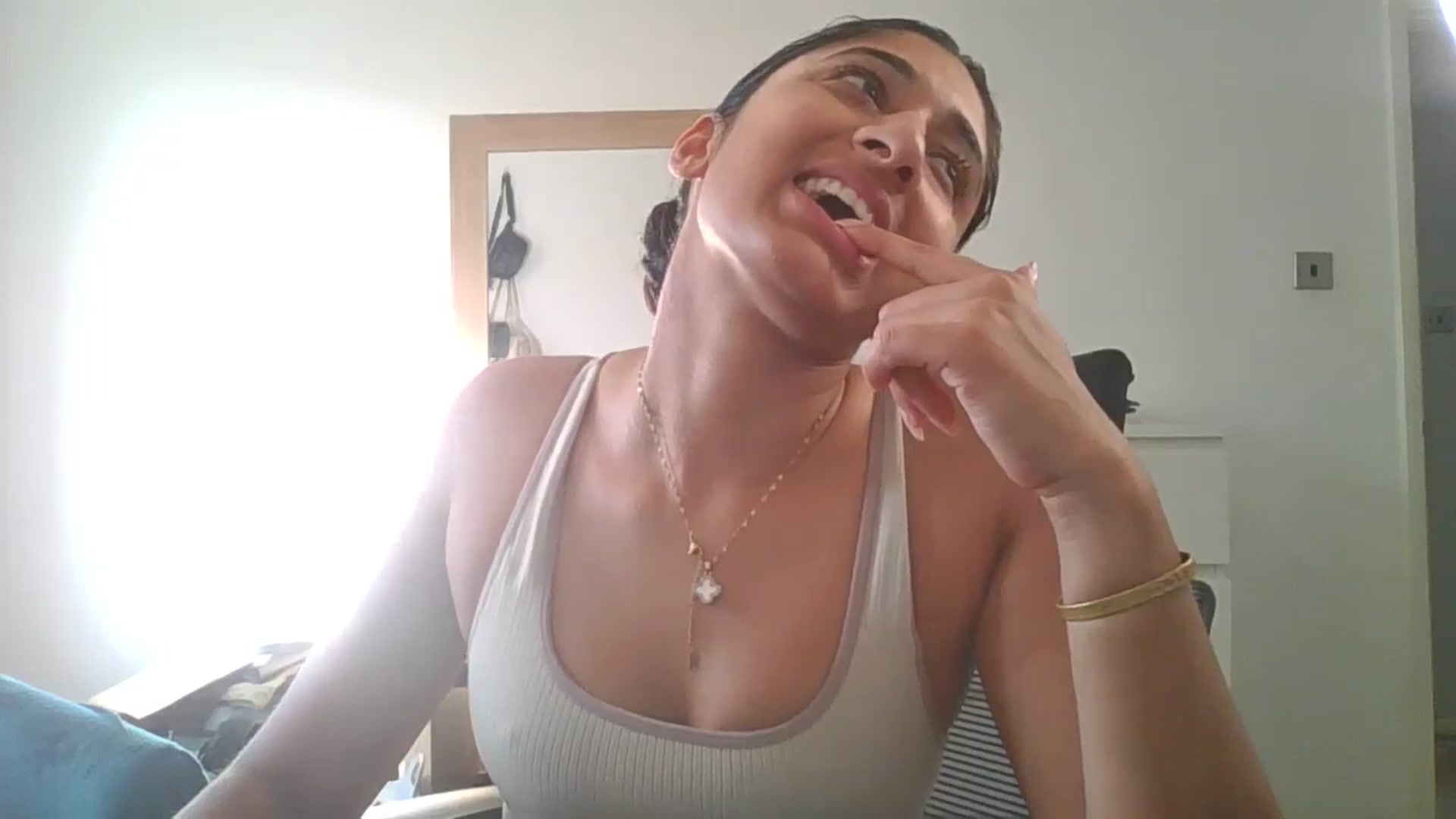 Gallery image thumbnail from Ameeraxo's myfreecams stream on, 07/06/2025, 18:02 image 18 of 20