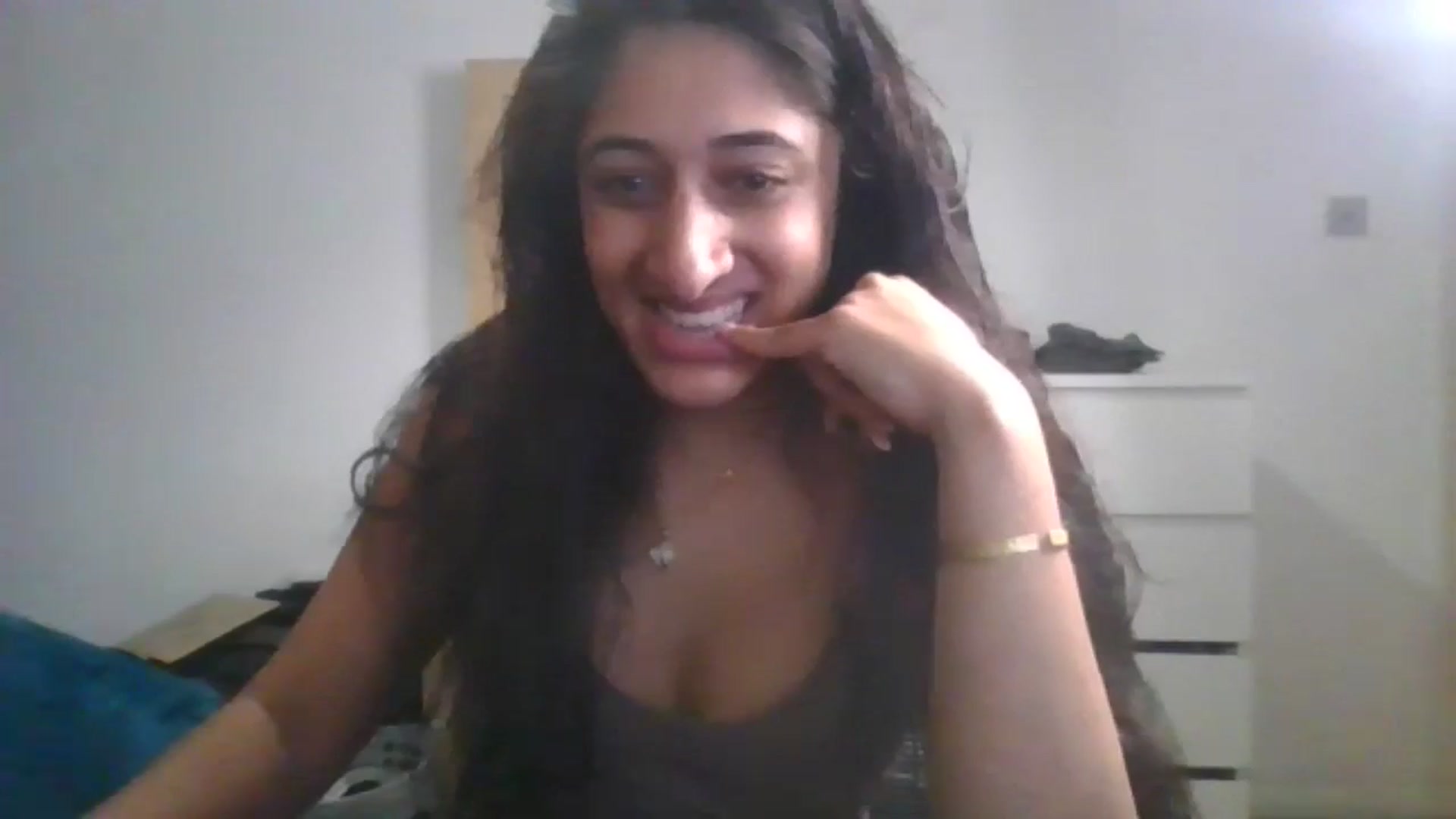 Gallery image thumbnail from Ameeraxo's myfreecams stream on, 07/06/2025, 21:33 image 13 of 20