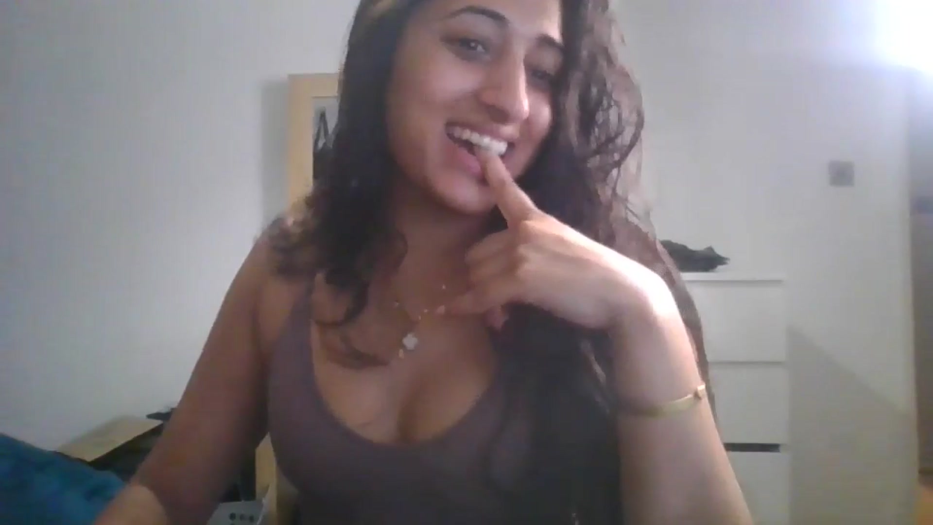Gallery image thumbnail from Ameeraxo's myfreecams stream on, 07/06/2025, 21:33 image 2 of 20