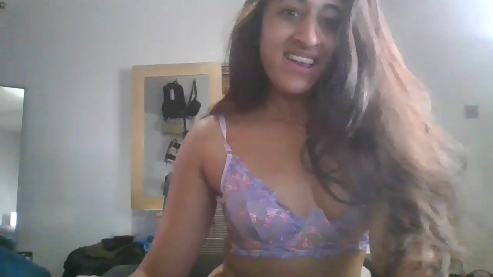 Gallery image thumbnail from Ameeraxo's myfreecams stream on, 07/10/2025, 20:37 image 20 of 20
