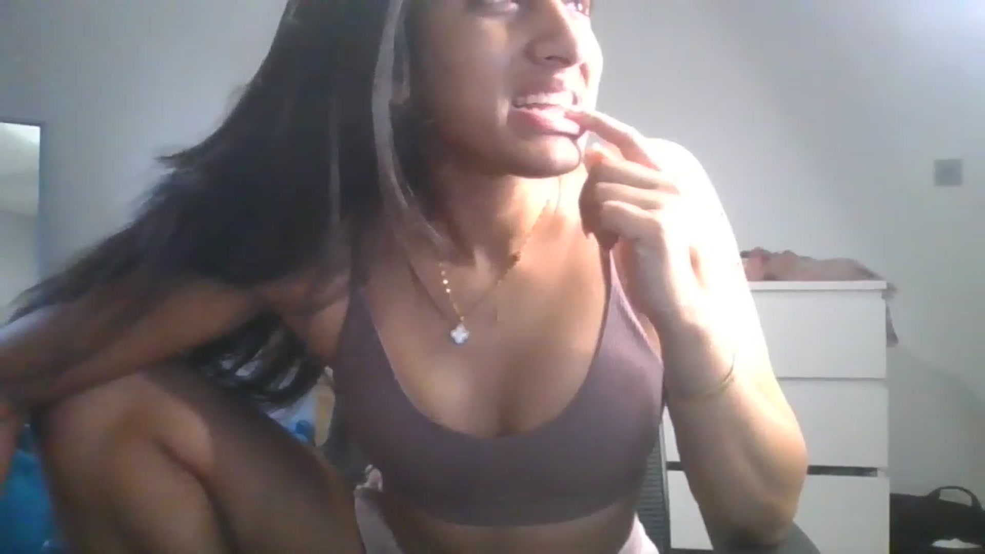 Gallery image thumbnail from Ameeraxo's myfreecams stream on, 07/10/2025, 20:37 image 4 of 20