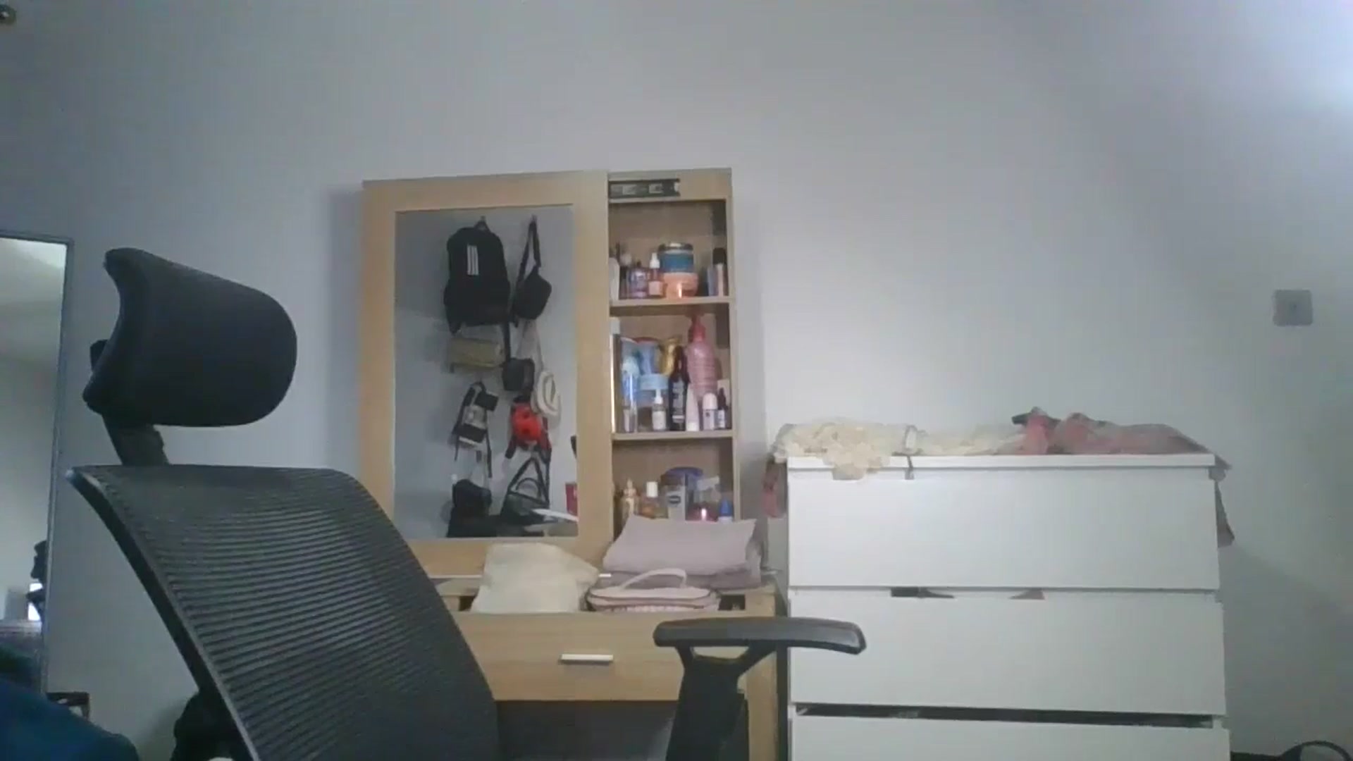 Gallery image thumbnail from Ameeraxo's myfreecams stream on, 07/10/2025, 20:37 image 18 of 20