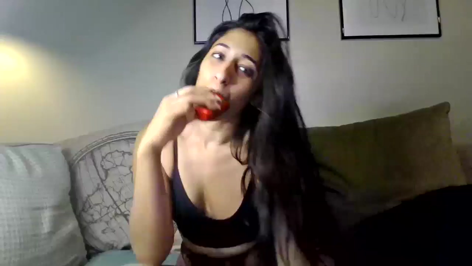 Gallery image thumbnail from Ameeraxo's myfreecams stream on, 08/03/2025, 20:33 image 4 of 20