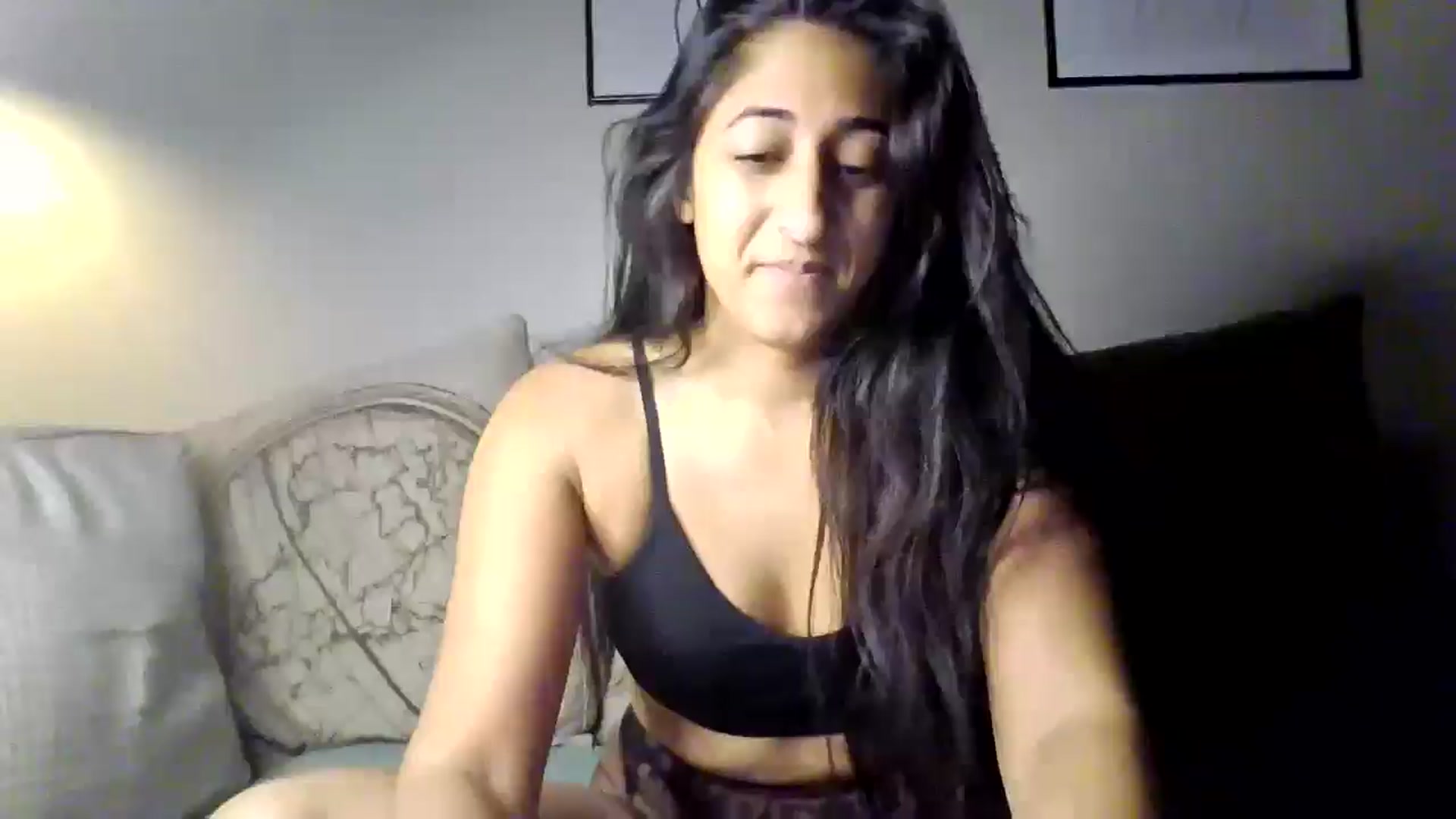Gallery image thumbnail from Ameeraxo's myfreecams stream on, 08/03/2025, 20:33 image 1 of 20