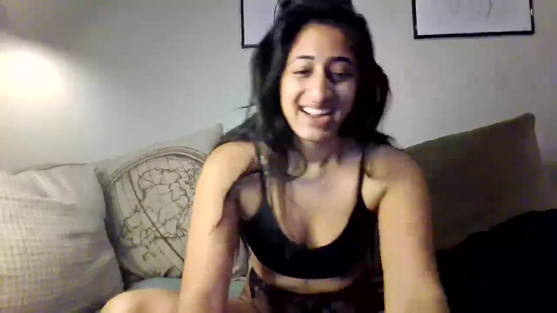 Gallery image thumbnail from Ameeraxo's myfreecams stream on, 08/03/2025, 20:33 image 15 of 20