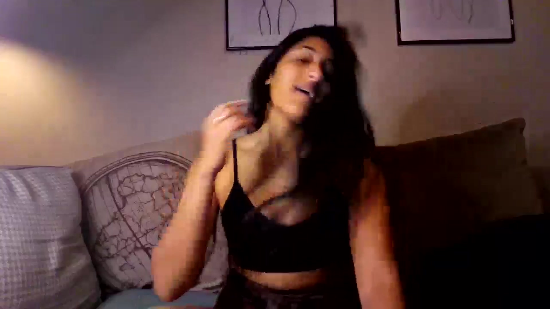 Gallery image thumbnail from Ameeraxo's myfreecams stream on, 08/03/2025, 20:33 image 5 of 20