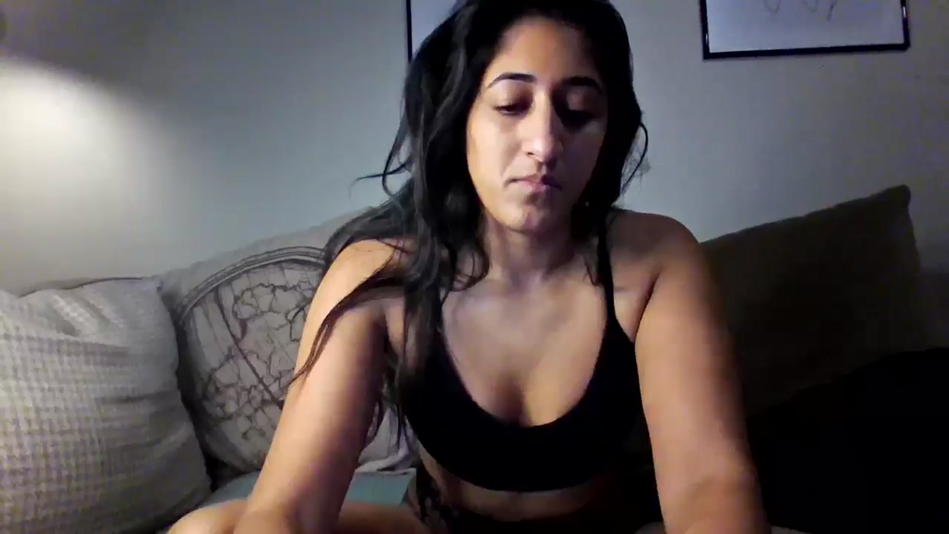 Gallery image thumbnail from Ameeraxo's myfreecams stream on, 08/03/2025, 20:33 image 14 of 20