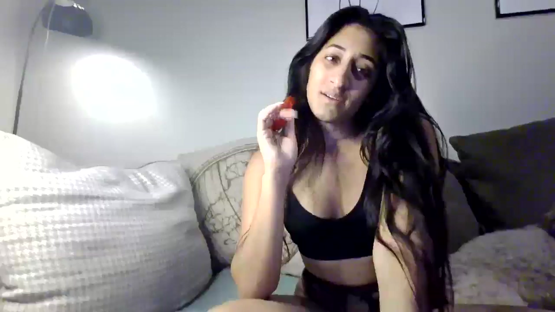 Gallery image thumbnail from Ameeraxo's myfreecams stream on, 08/03/2025, 23:10 image 10 of 20