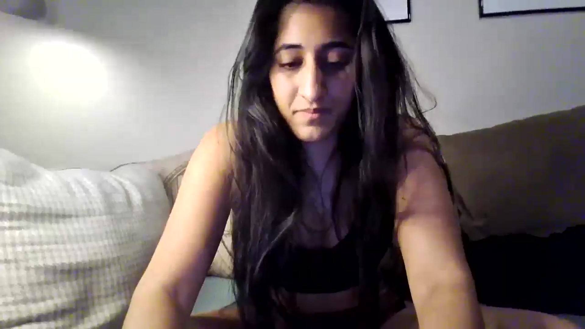 Gallery image thumbnail from Ameeraxo's myfreecams stream on, 08/03/2025, 23:10 image 16 of 20