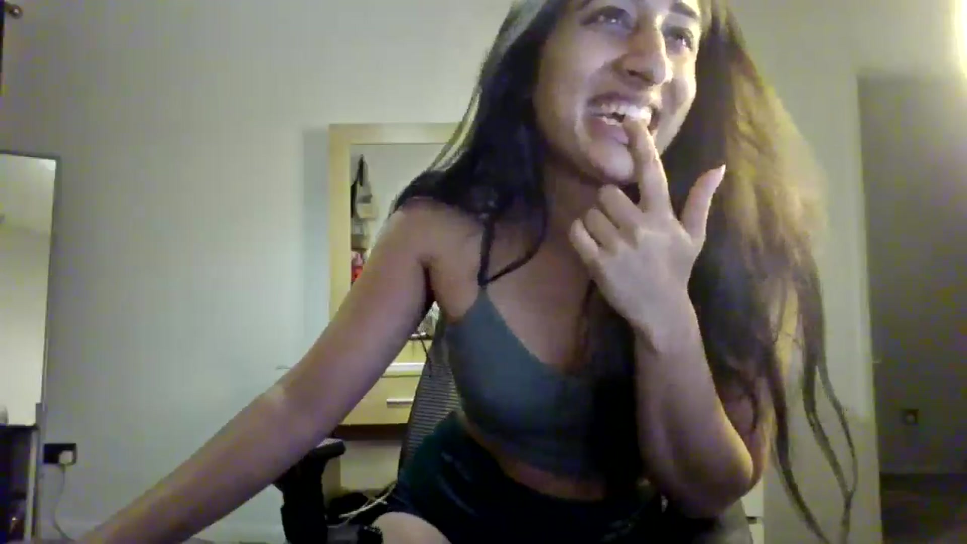 Gallery image thumbnail from Ameeraxo's myfreecams stream on, 08/08/2025, 23:35 image 10 of 20