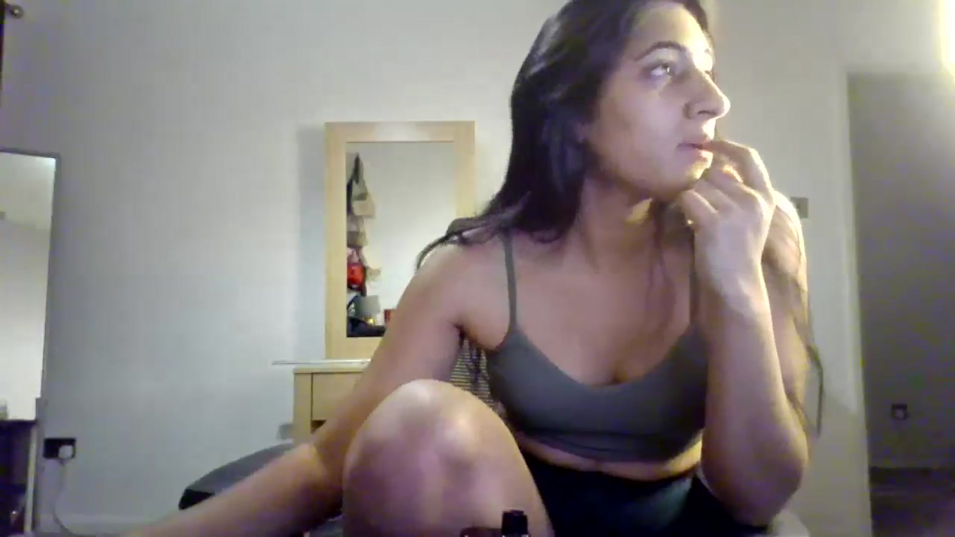 Gallery image thumbnail from Ameeraxo's myfreecams stream on, 08/08/2025, 23:35 image 15 of 20