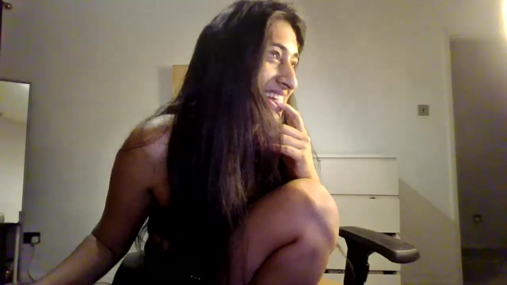 Gallery image thumbnail from Ameeraxo's myfreecams stream on, 08/08/2025, 23:35 image 8 of 20