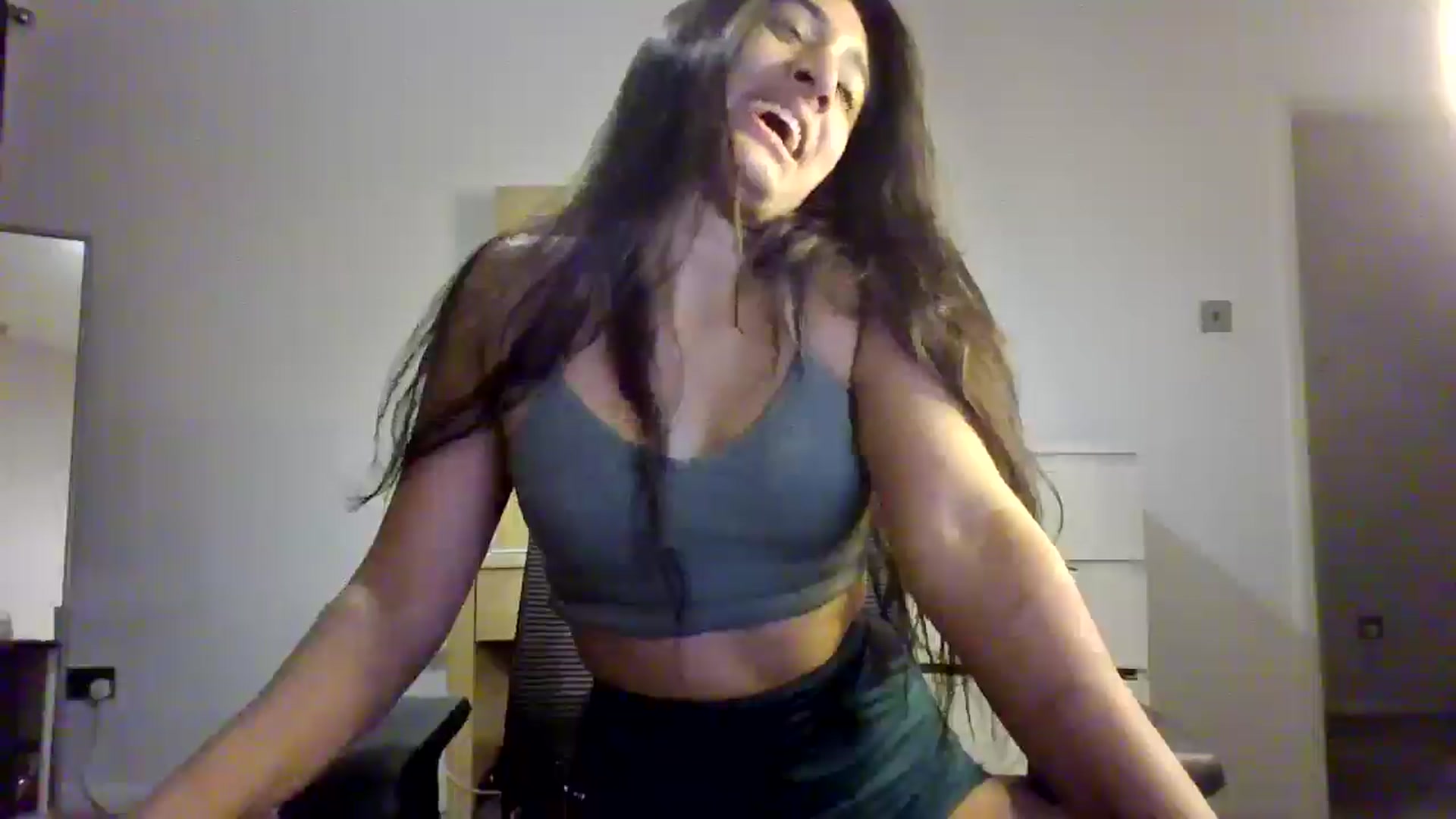 Gallery image thumbnail from Ameeraxo's myfreecams stream on, 08/08/2025, 23:35 image 19 of 20