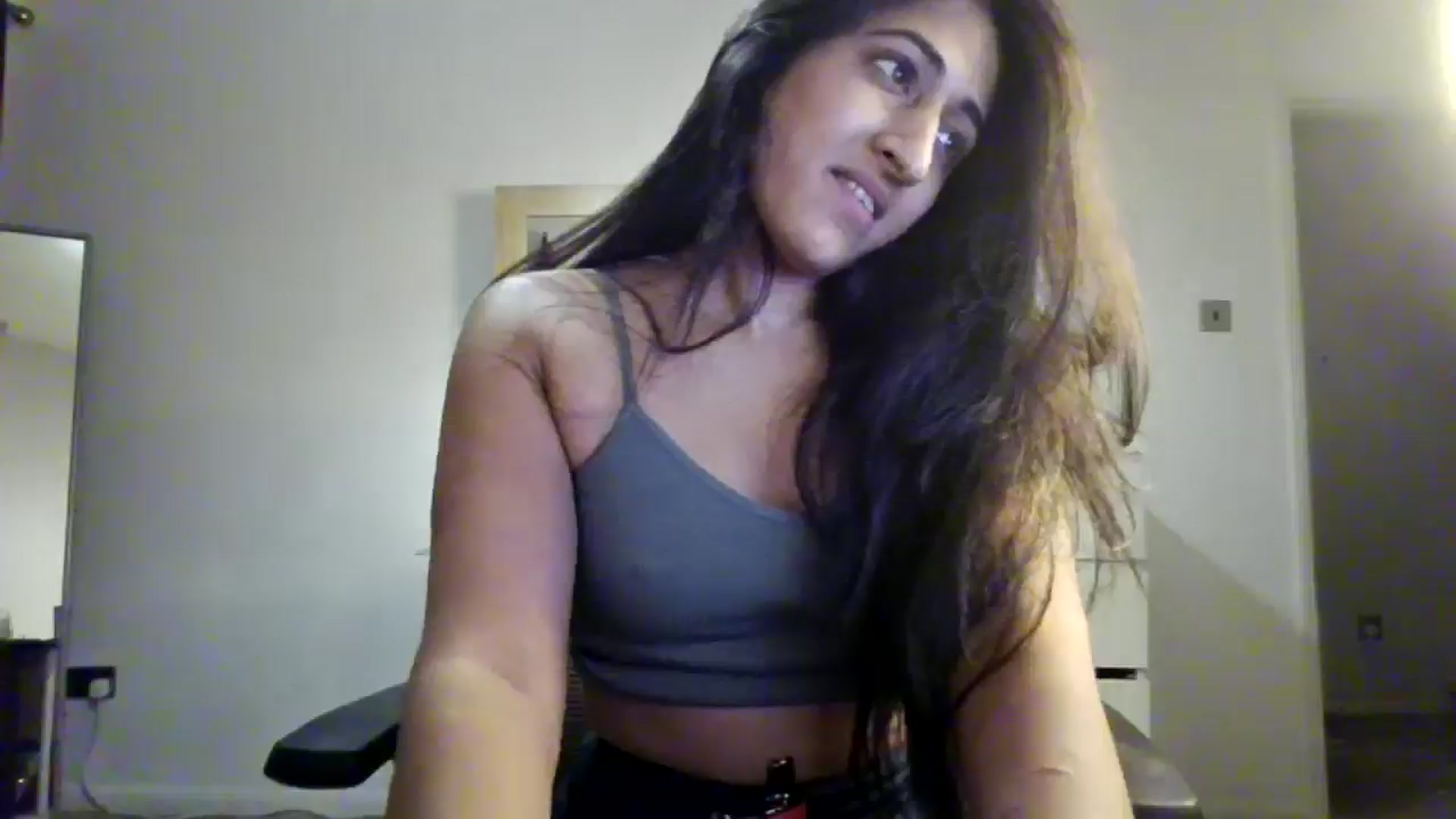 Gallery image thumbnail from Ameeraxo's myfreecams stream on, 08/08/2025, 23:35 image 6 of 20