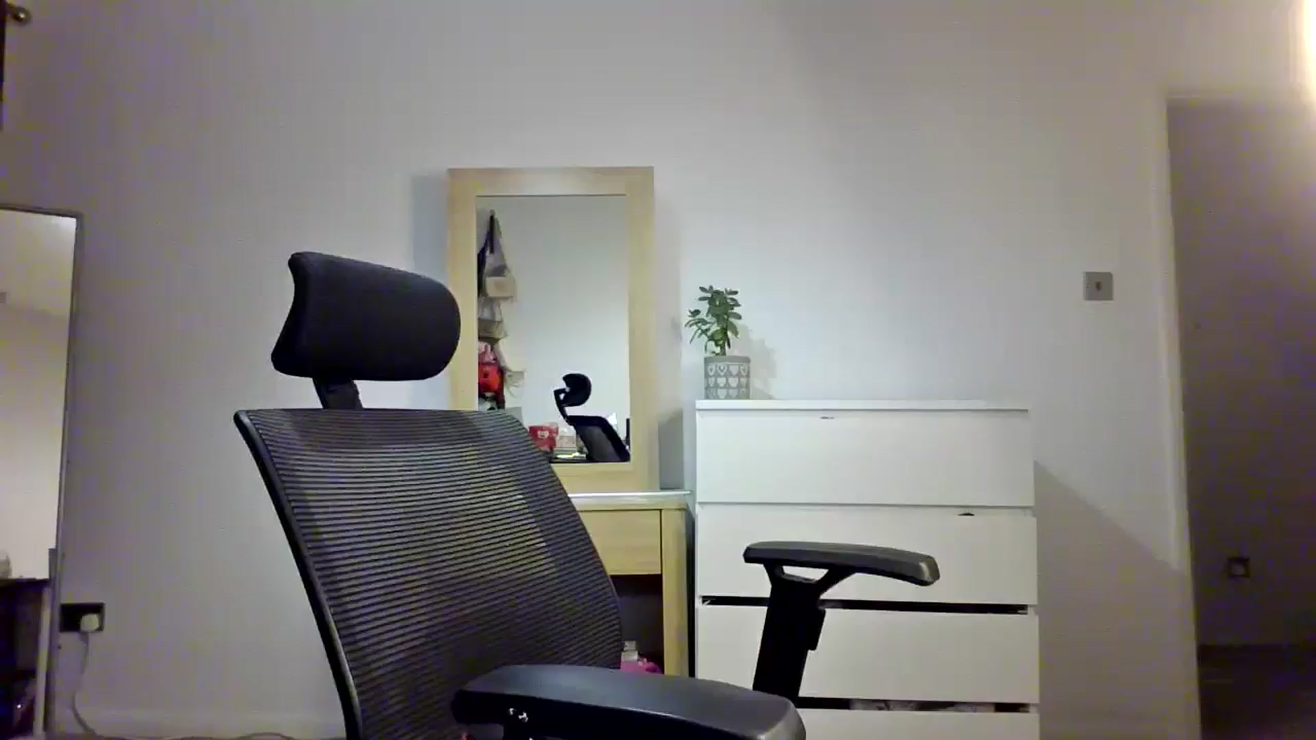 Gallery image thumbnail from Ameeraxo's myfreecams stream on, 08/08/2025, 23:35 image 20 of 20