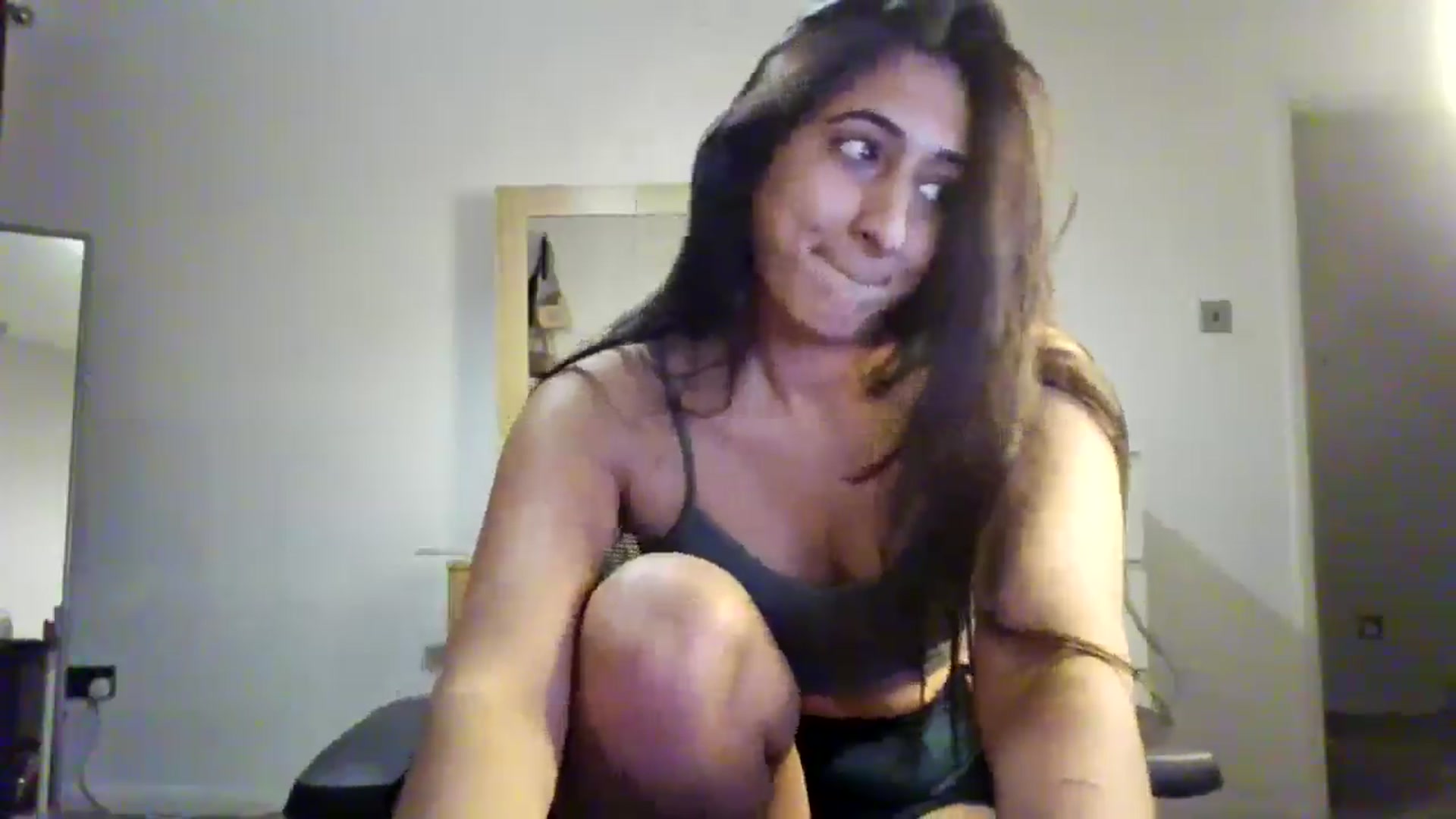 Gallery image thumbnail from Ameeraxo's myfreecams stream on, 08/08/2025, 23:35 image 13 of 20