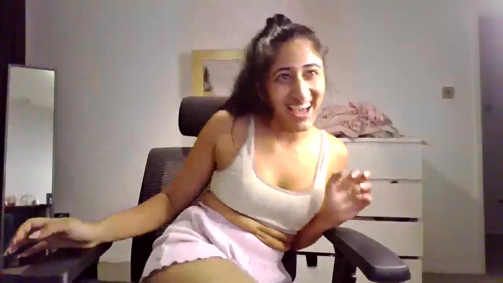 Gallery image thumbnail from Ameeraxo's myfreecams stream on, 08/14/2025, 22:53 image 10 of 20