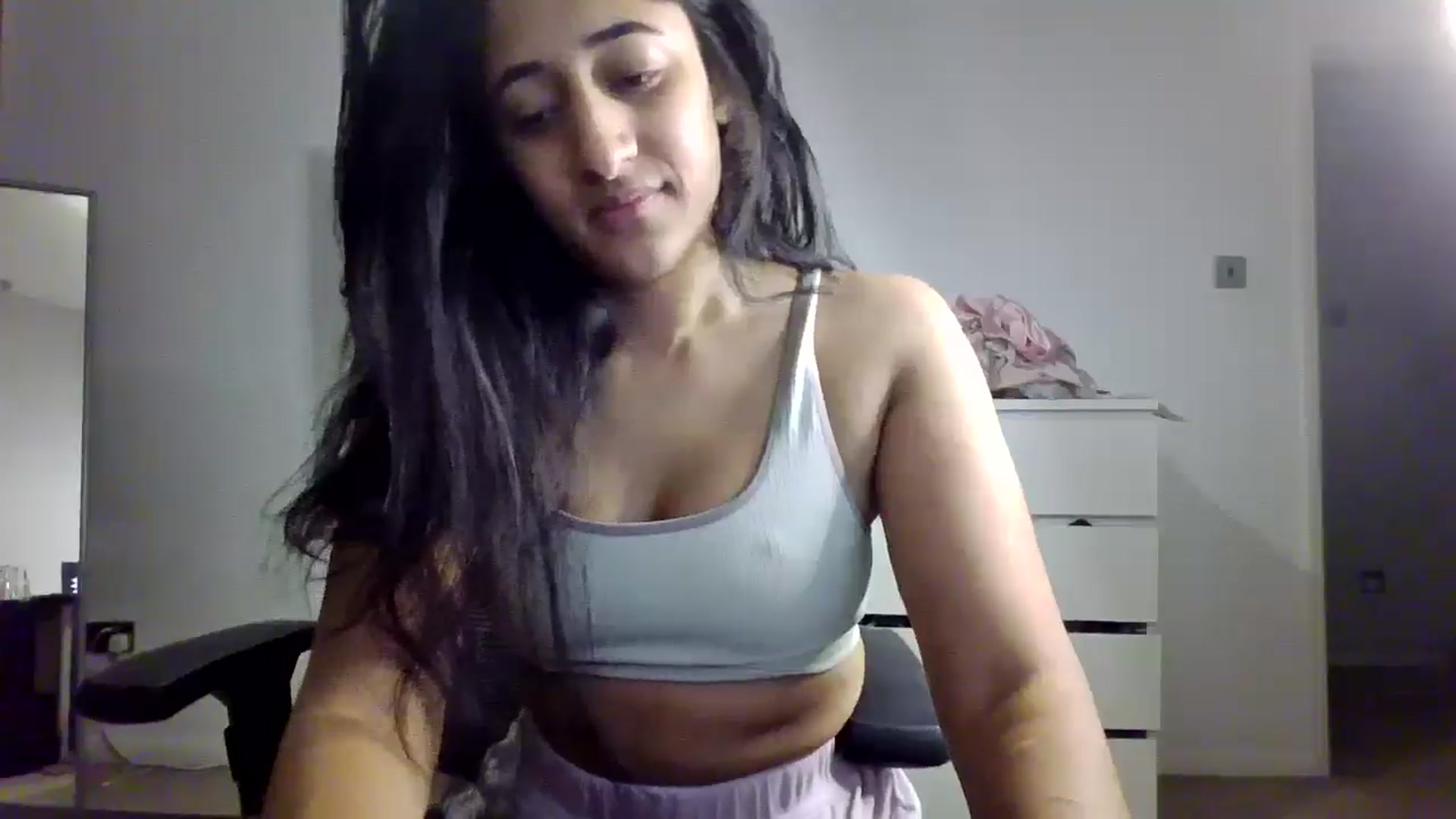 Gallery image thumbnail from Ameeraxo's myfreecams stream on, 08/14/2025, 22:53 image 17 of 20