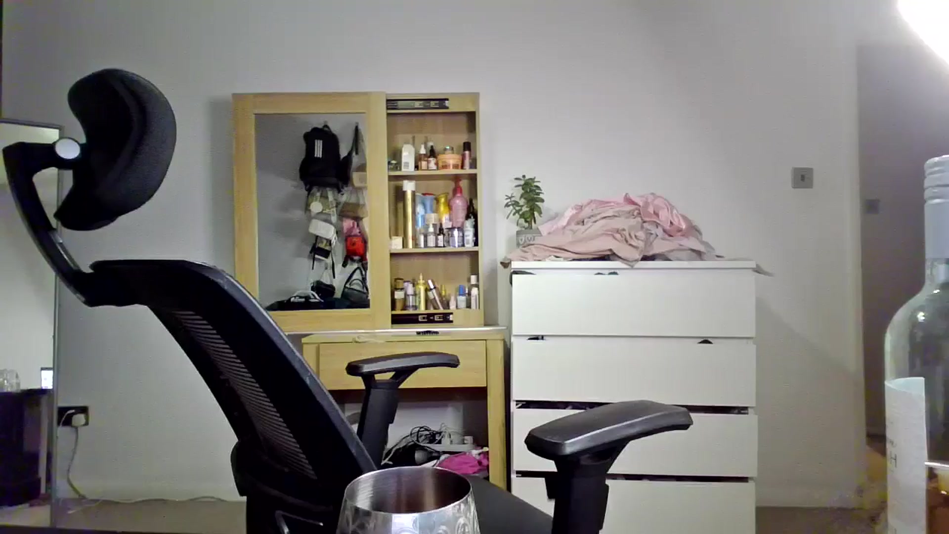 Gallery image thumbnail from Ameeraxo's myfreecams stream on, 08/15/2025, 24:20 image 16 of 20