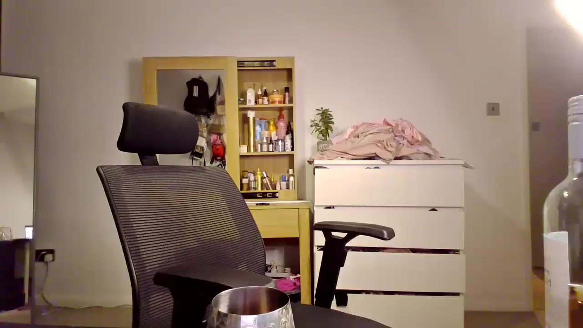 Gallery image thumbnail from Ameeraxo's myfreecams stream on, 08/15/2025, 24:20 image 6 of 20