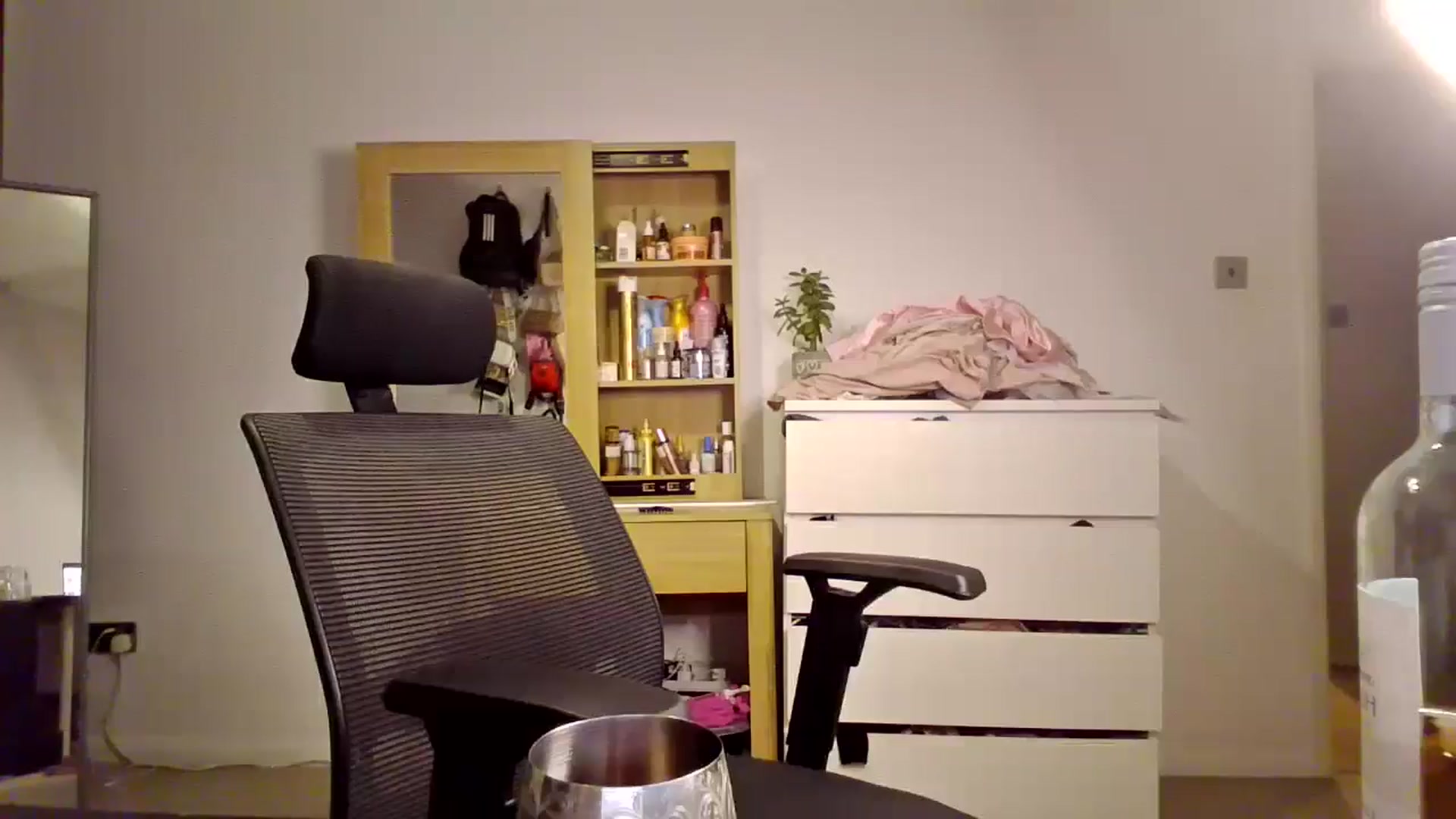 Gallery image thumbnail from Ameeraxo's myfreecams stream on, 08/15/2025, 24:20 image 5 of 20