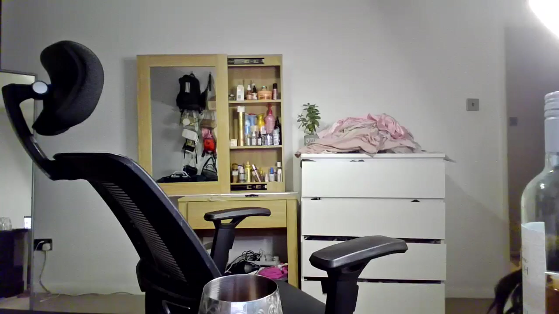 Gallery image thumbnail from Ameeraxo's myfreecams stream on, 08/15/2025, 24:20 image 15 of 20