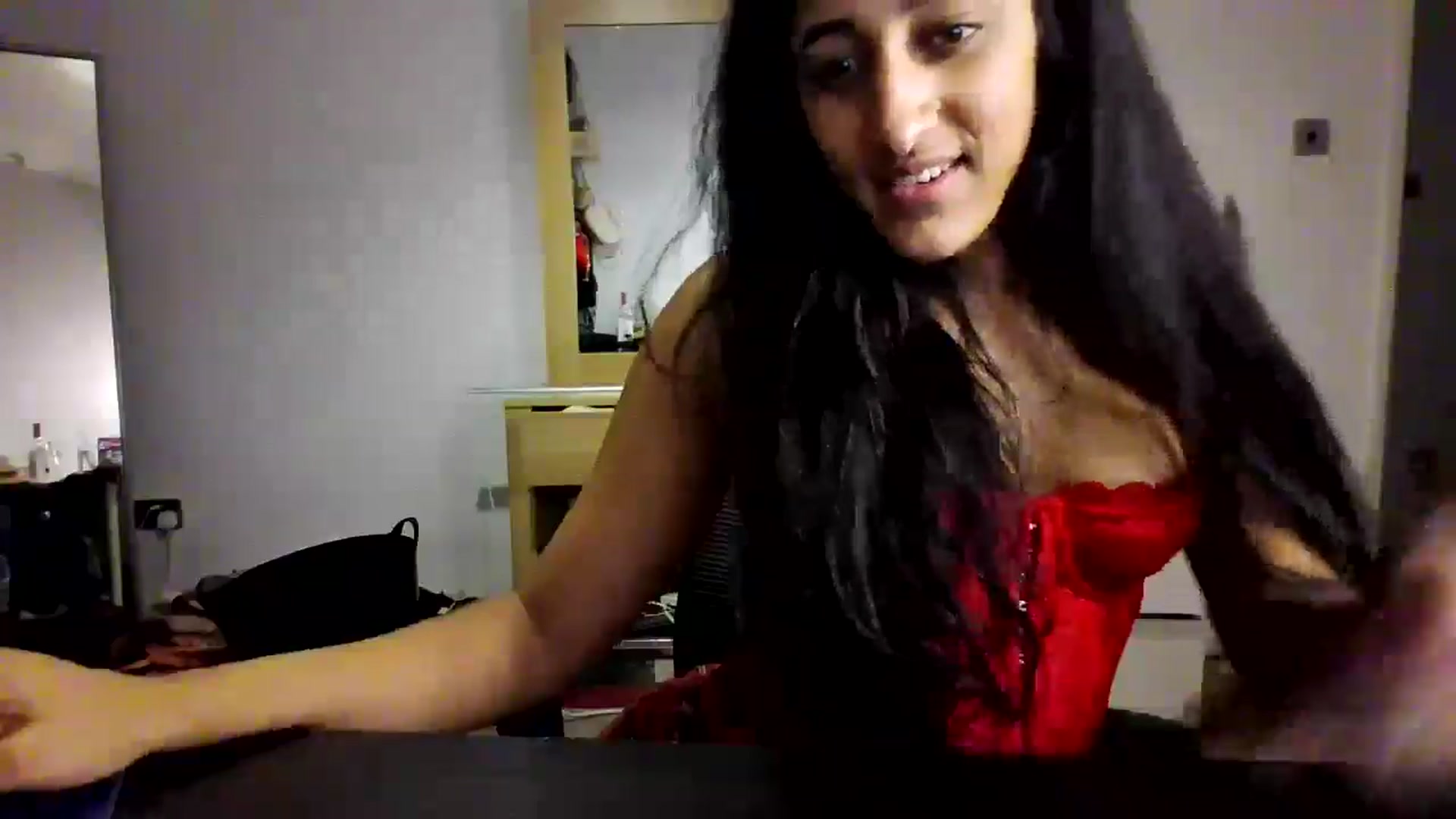 Gallery image thumbnail from Ameeraxo's myfreecams stream on, 08/28/2025, 02:44 image 15 of 20