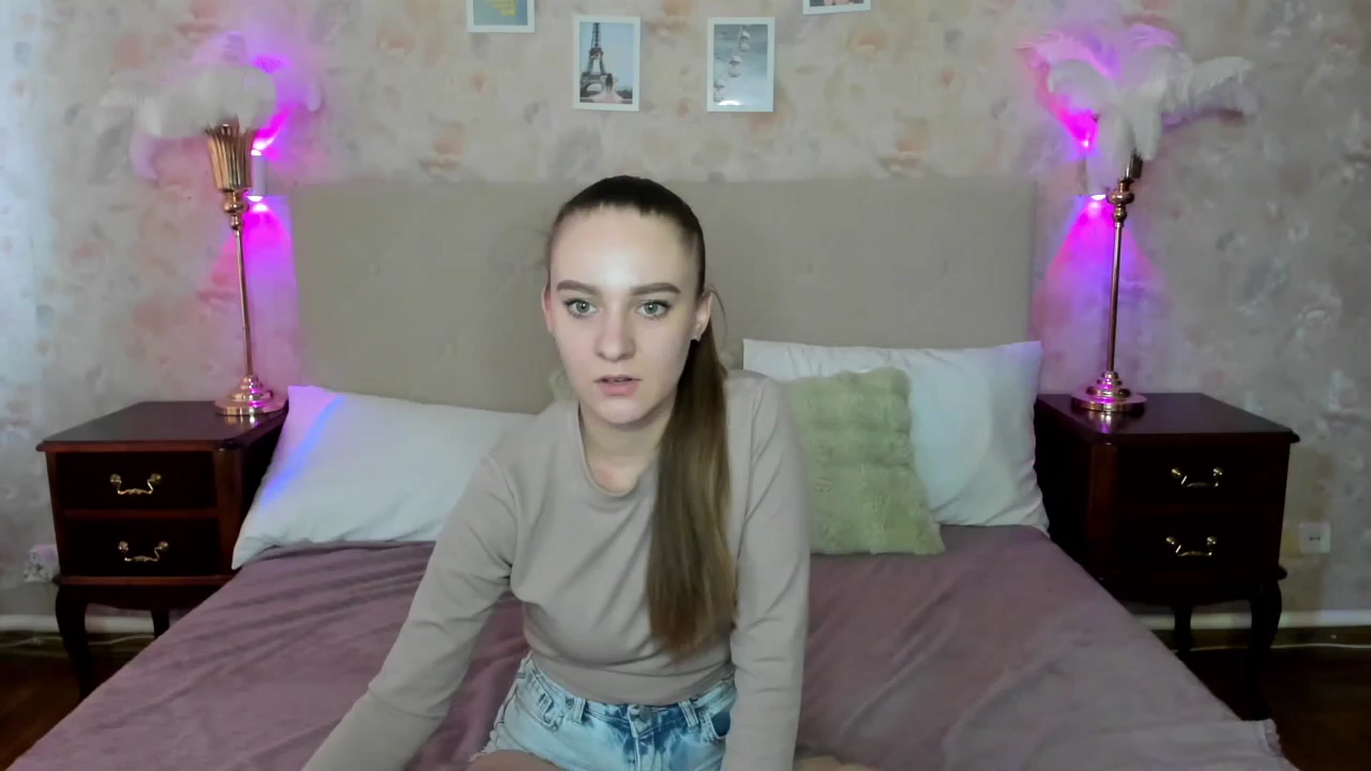 Gallery image thumbnail from AmeliGoldy's myfreecams stream on, 11/26/2025, 10:15 image 2 of 20