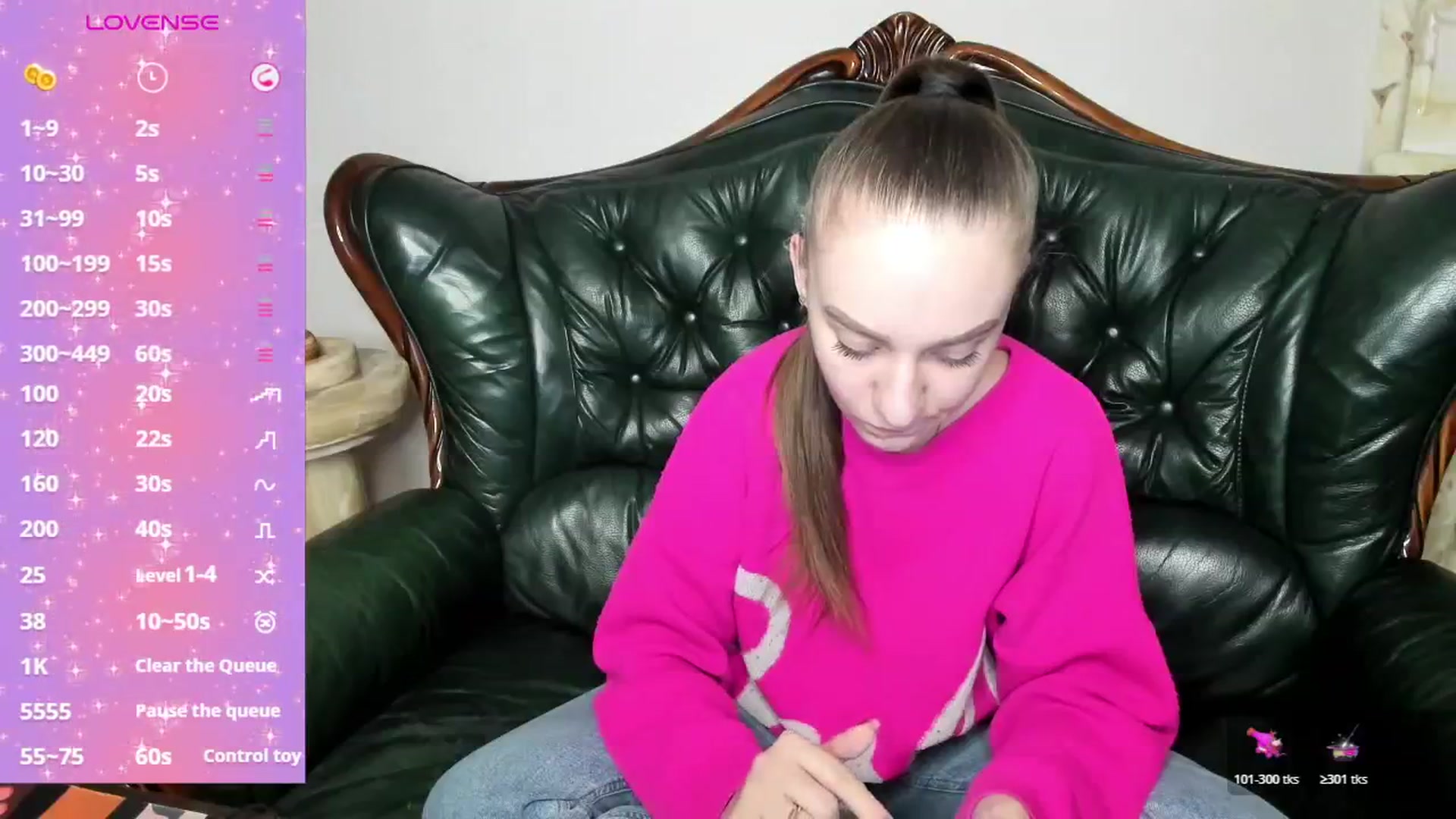 Gallery image thumbnail from AmeliGoldy's myfreecams stream on, 12/04/2025, 12:18 image 14 of 20