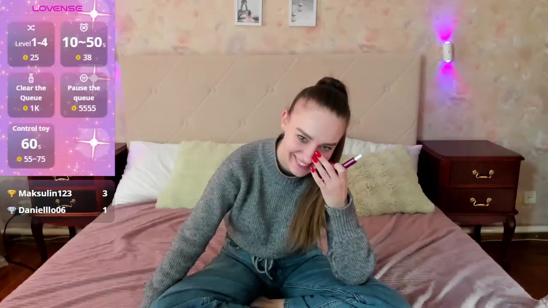 Gallery image thumbnail from AmeliGoldy's myfreecams stream on, 12/12/2025, 12:16 image 18 of 20