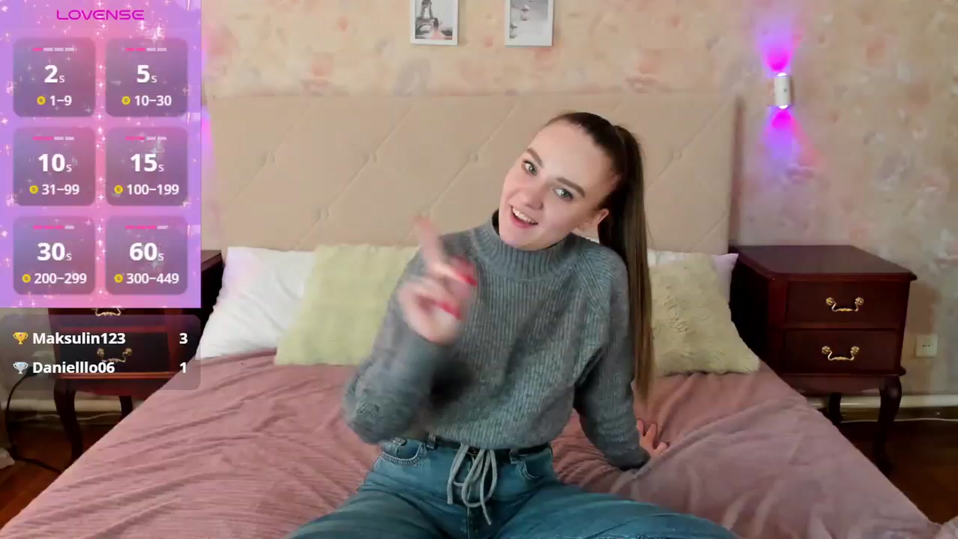 Gallery image thumbnail from AmeliGoldy's myfreecams stream on, 12/12/2025, 12:16 image 13 of 20