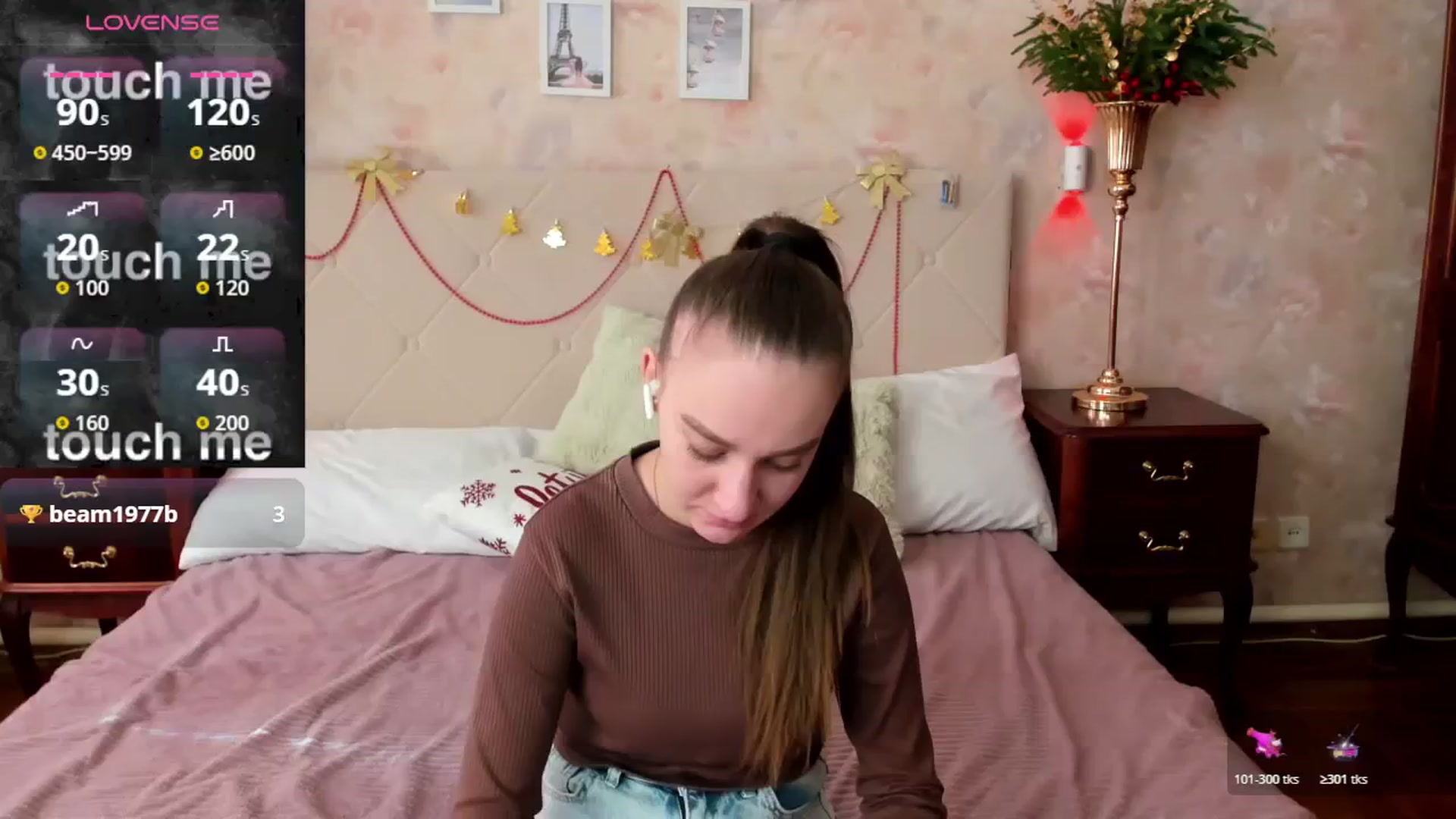Gallery image thumbnail from AmeliGoldy's myfreecams stream on, 12/25/2025, 11:18 image 11 of 20