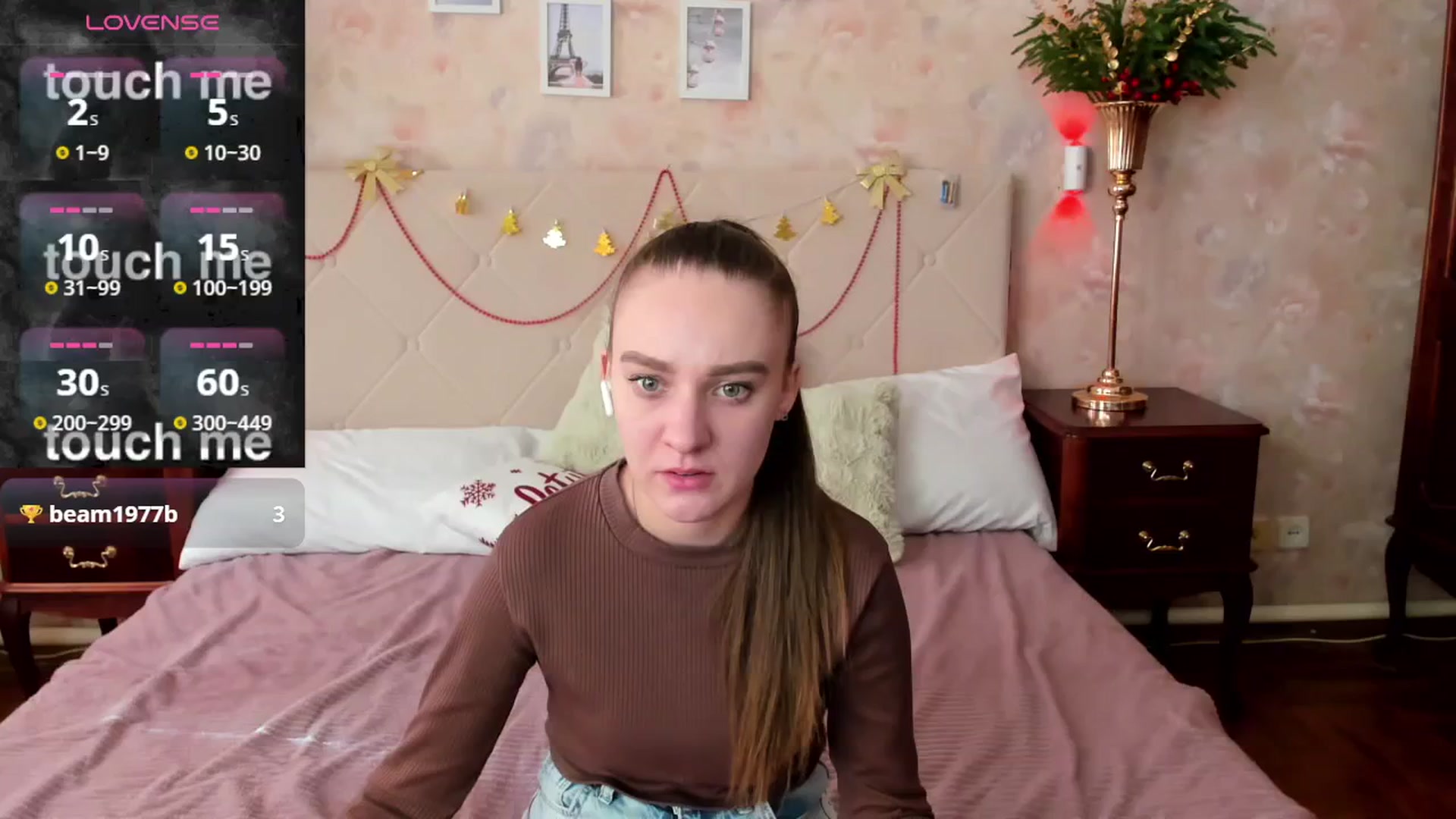 Gallery image thumbnail from AmeliGoldy's myfreecams stream on, 12/25/2025, 11:18 image 10 of 20