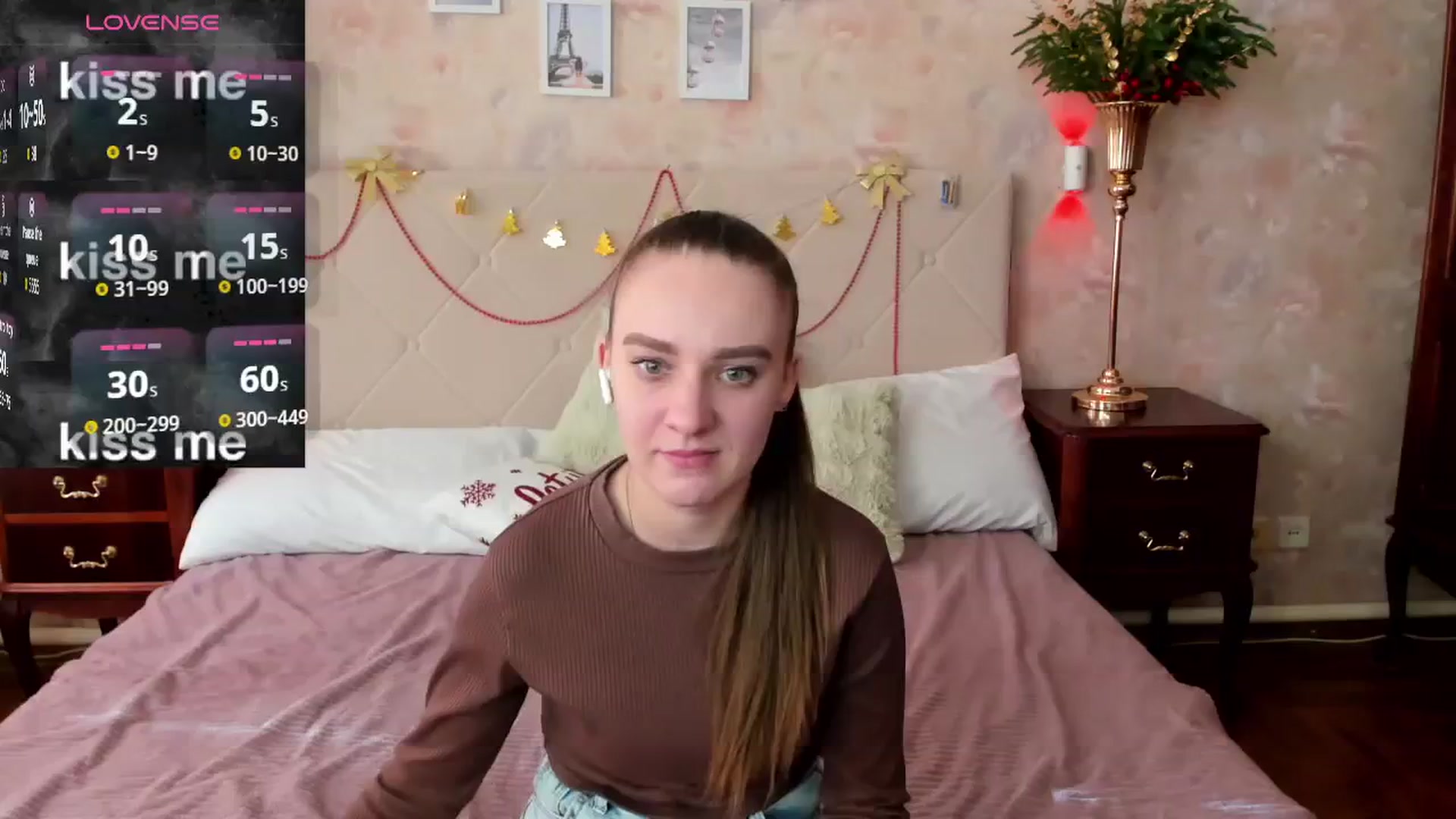 Gallery image thumbnail from AmeliGoldy's myfreecams stream on, 12/25/2025, 11:18 image 2 of 20
