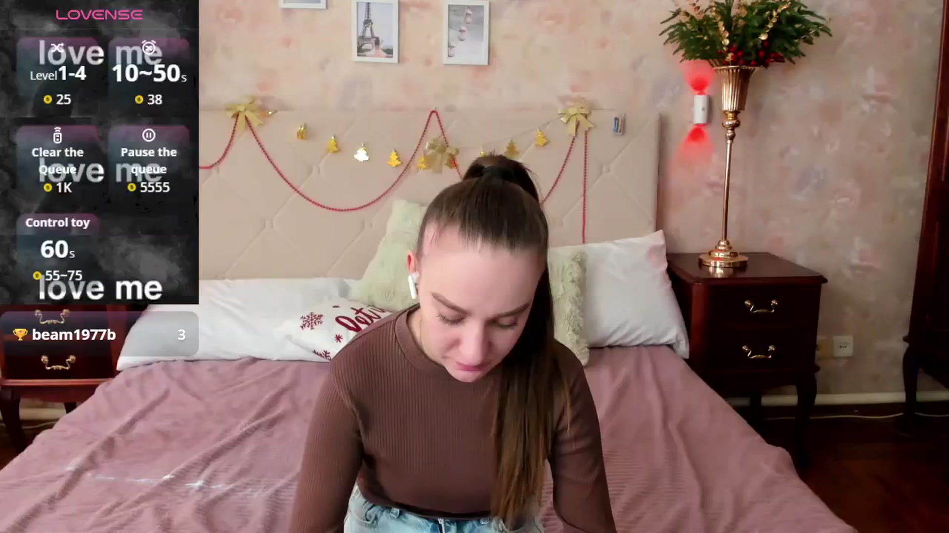 Gallery image thumbnail from AmeliGoldy's myfreecams stream on, 12/25/2025, 11:18 image 12 of 20